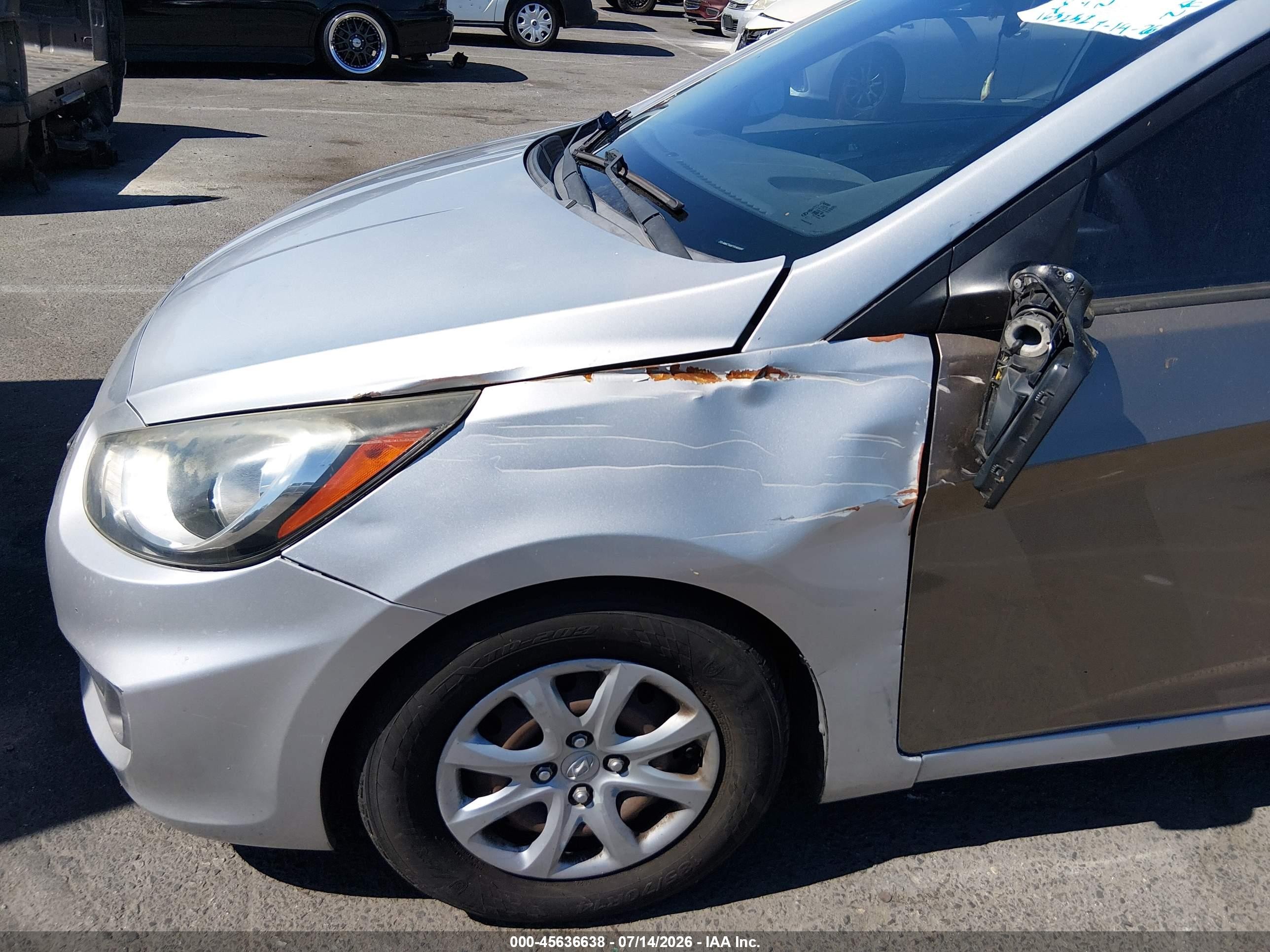 2014 Hyundai Accent Gls Silver vin: KMHCT4AE1EU600057