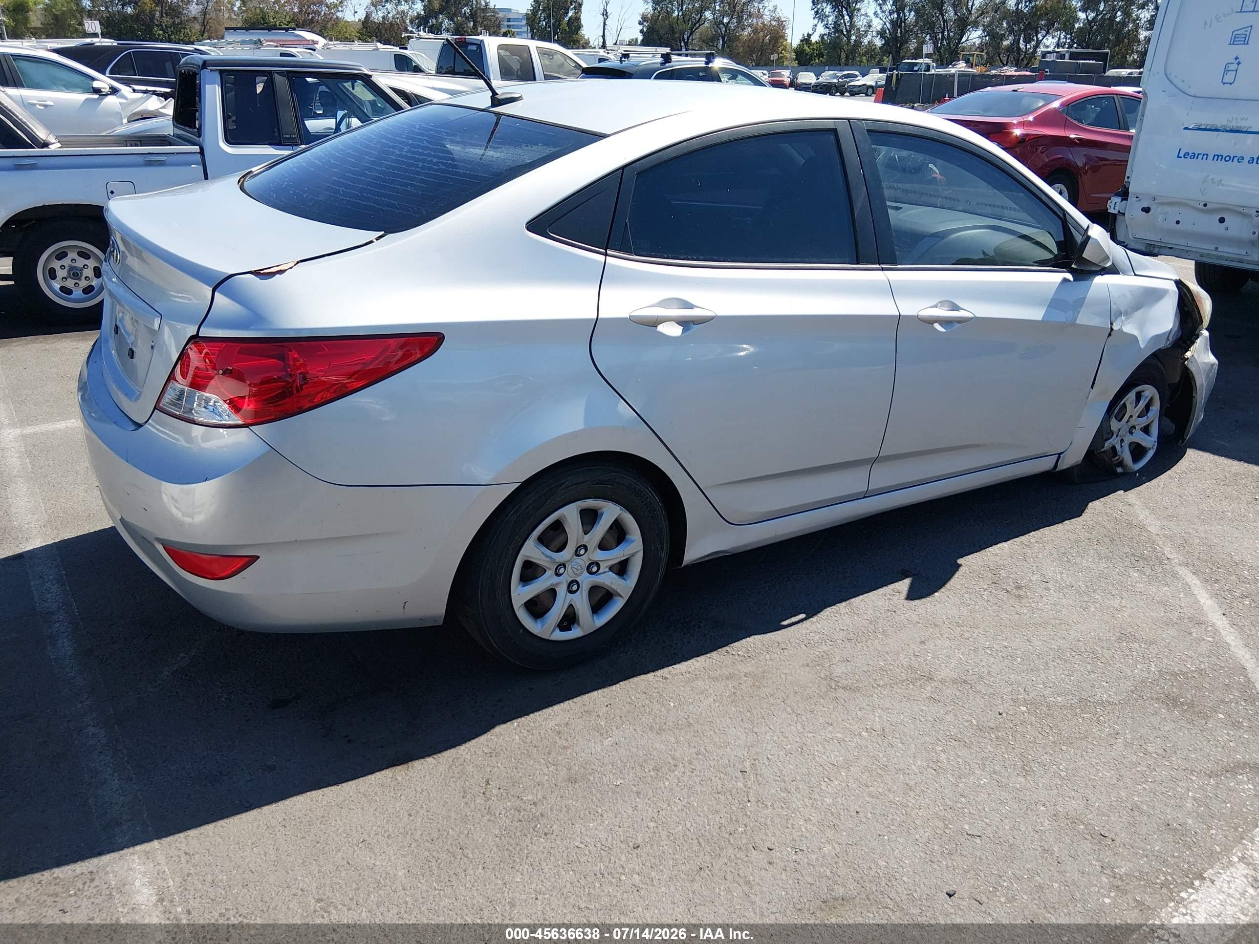 2014 Hyundai Accent Gls Silver vin: KMHCT4AE1EU600057