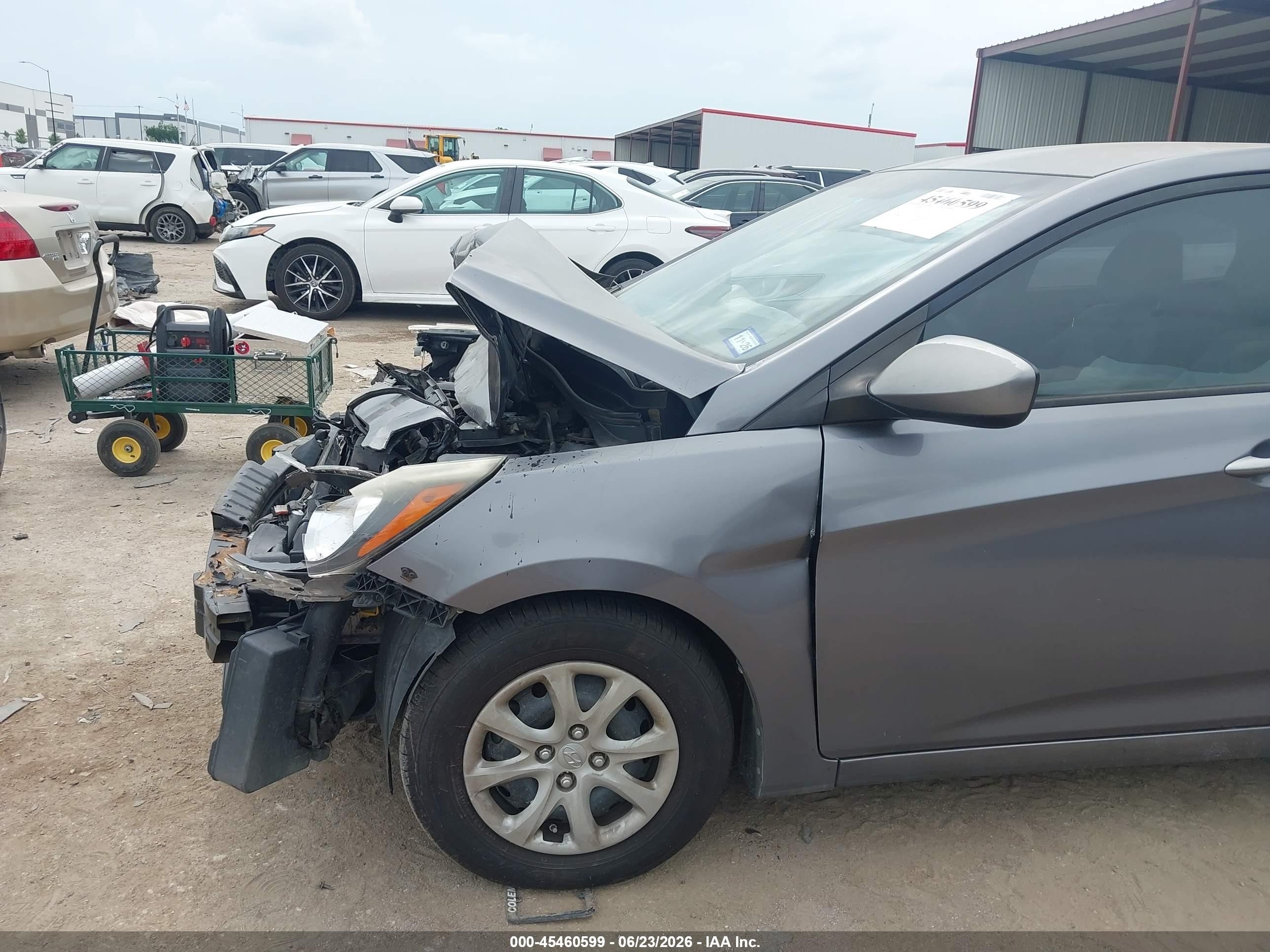 2014 Hyundai Accent Gls Gray vin: KMHCT4AE1EU636931