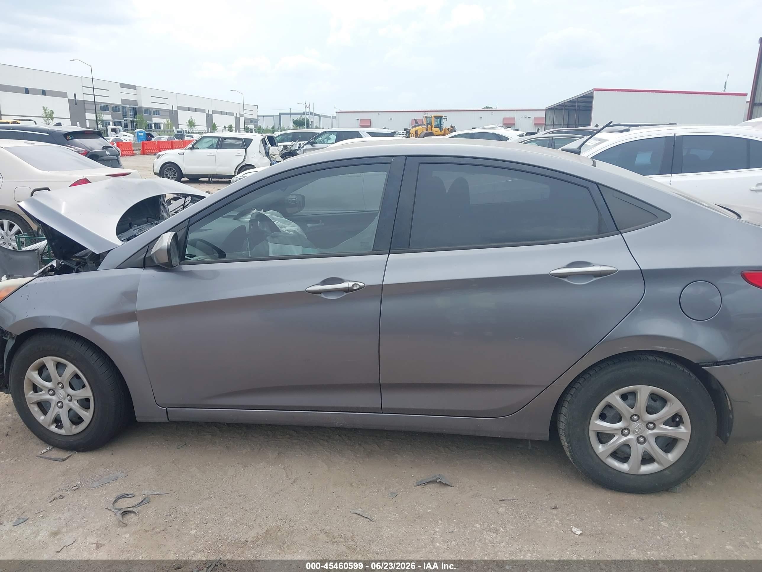 2014 Hyundai Accent Gls Gray vin: KMHCT4AE1EU636931