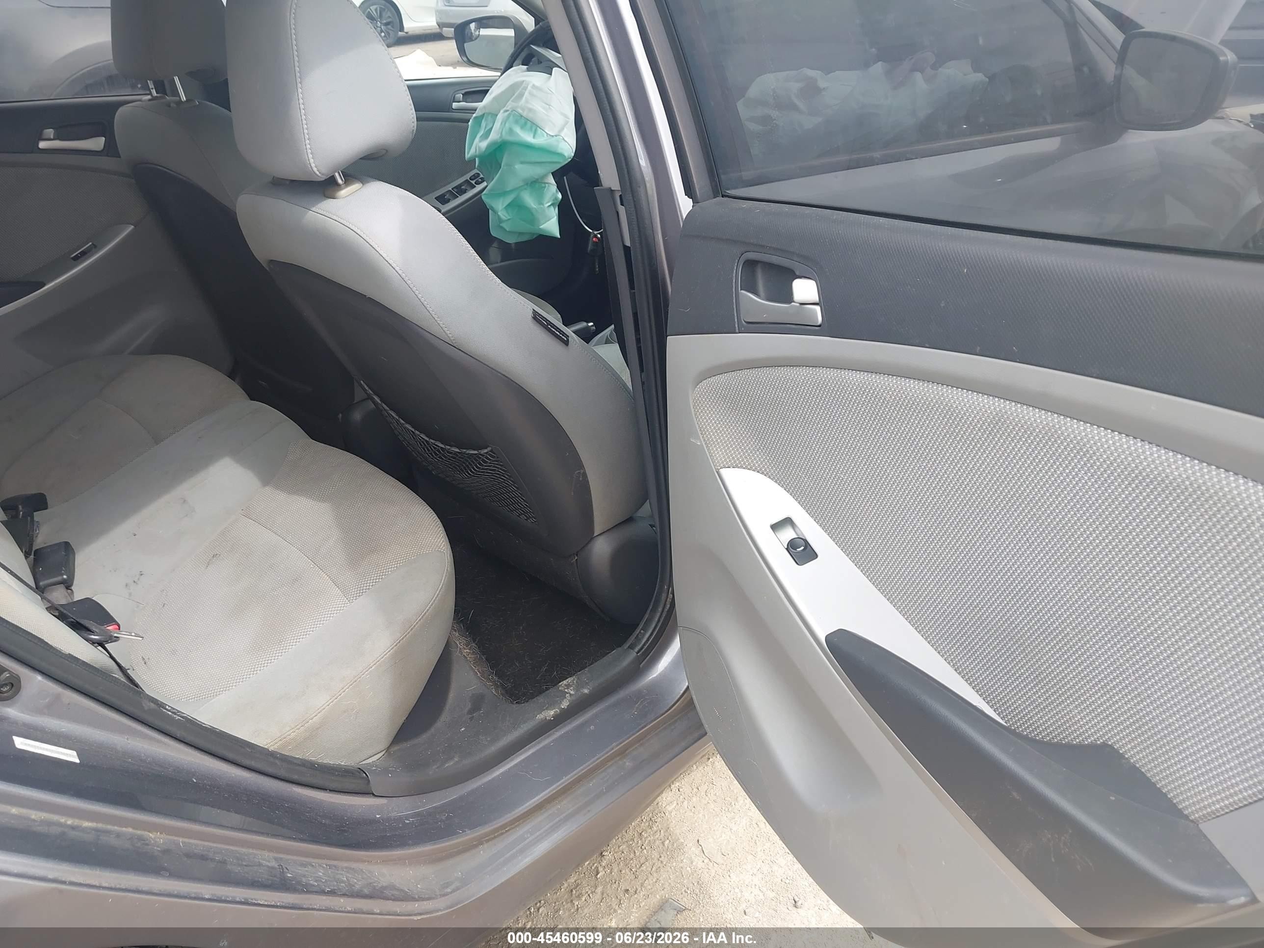 2014 Hyundai Accent Gls Gray vin: KMHCT4AE1EU636931