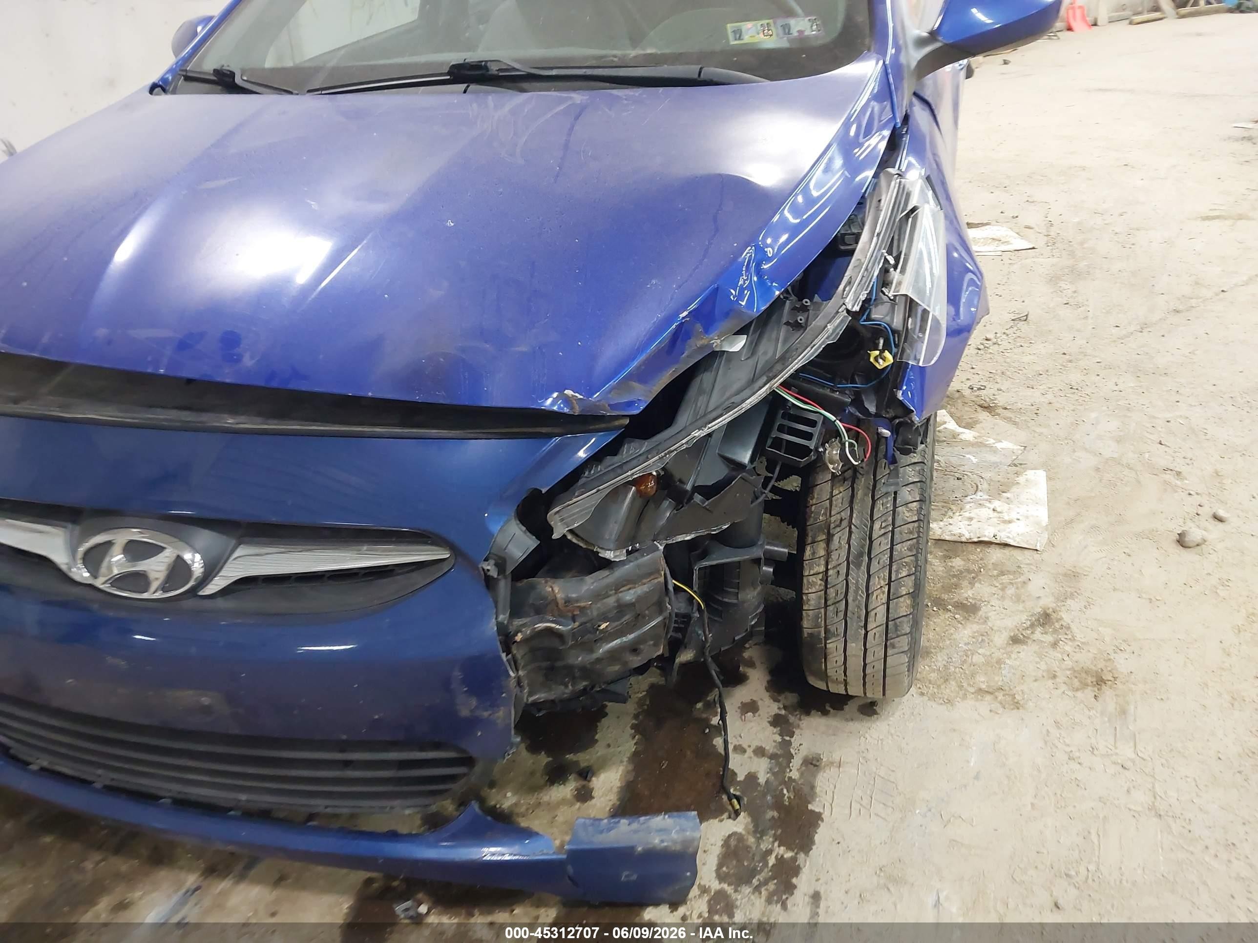 2014 Hyundai Accent Gls Blue vin: KMHCT4AE1EU682761