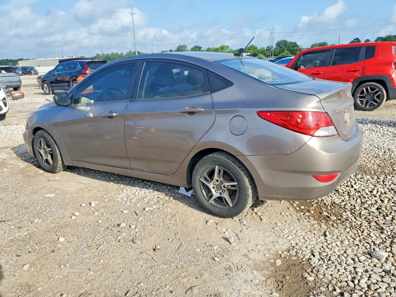 2014 Hyundai Accent Gls Tan vin: KMHCT4AE1EU750685