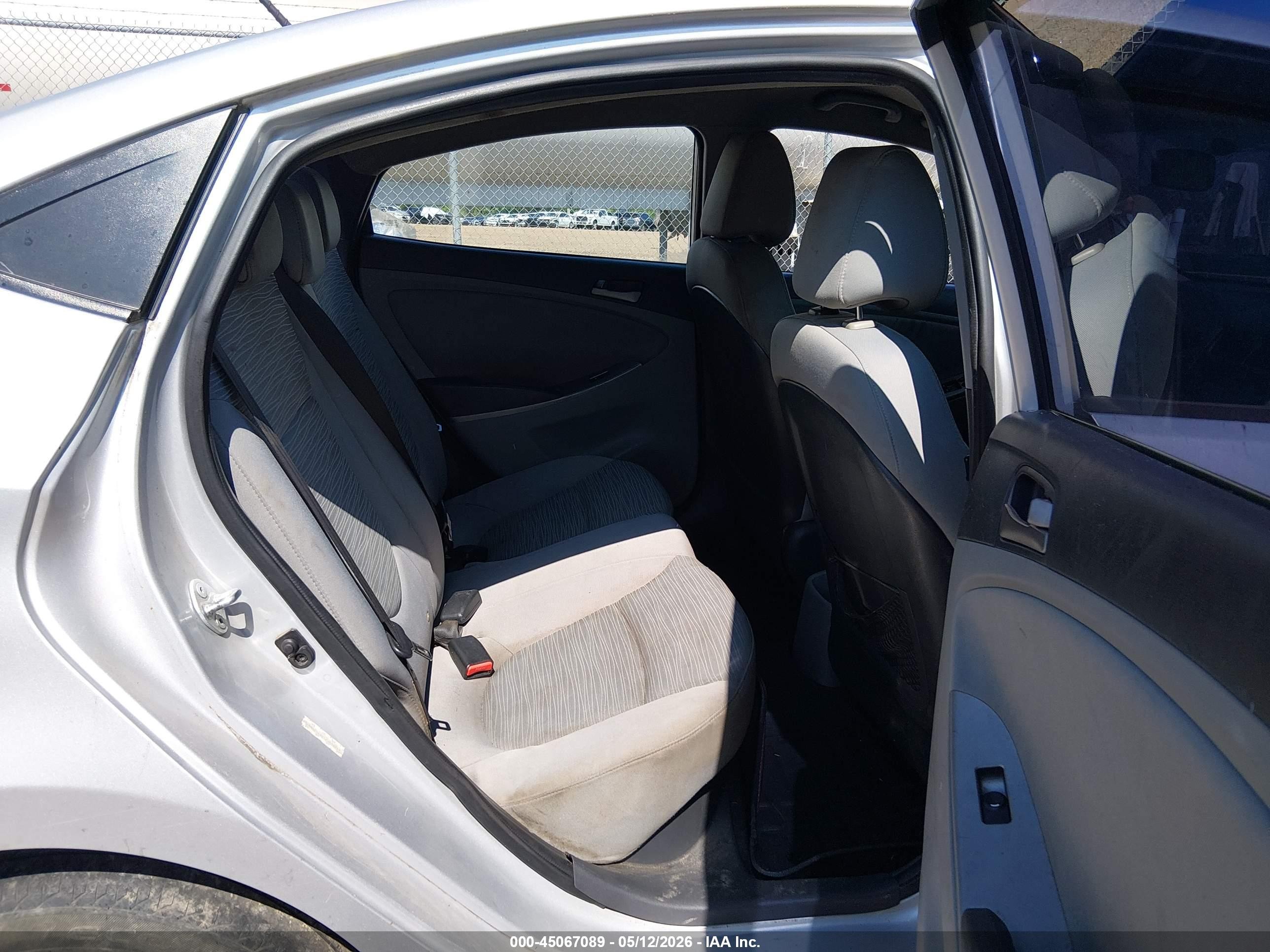 2015 Hyundai Accent Gls Silver vin: KMHCT4AE1FU838749