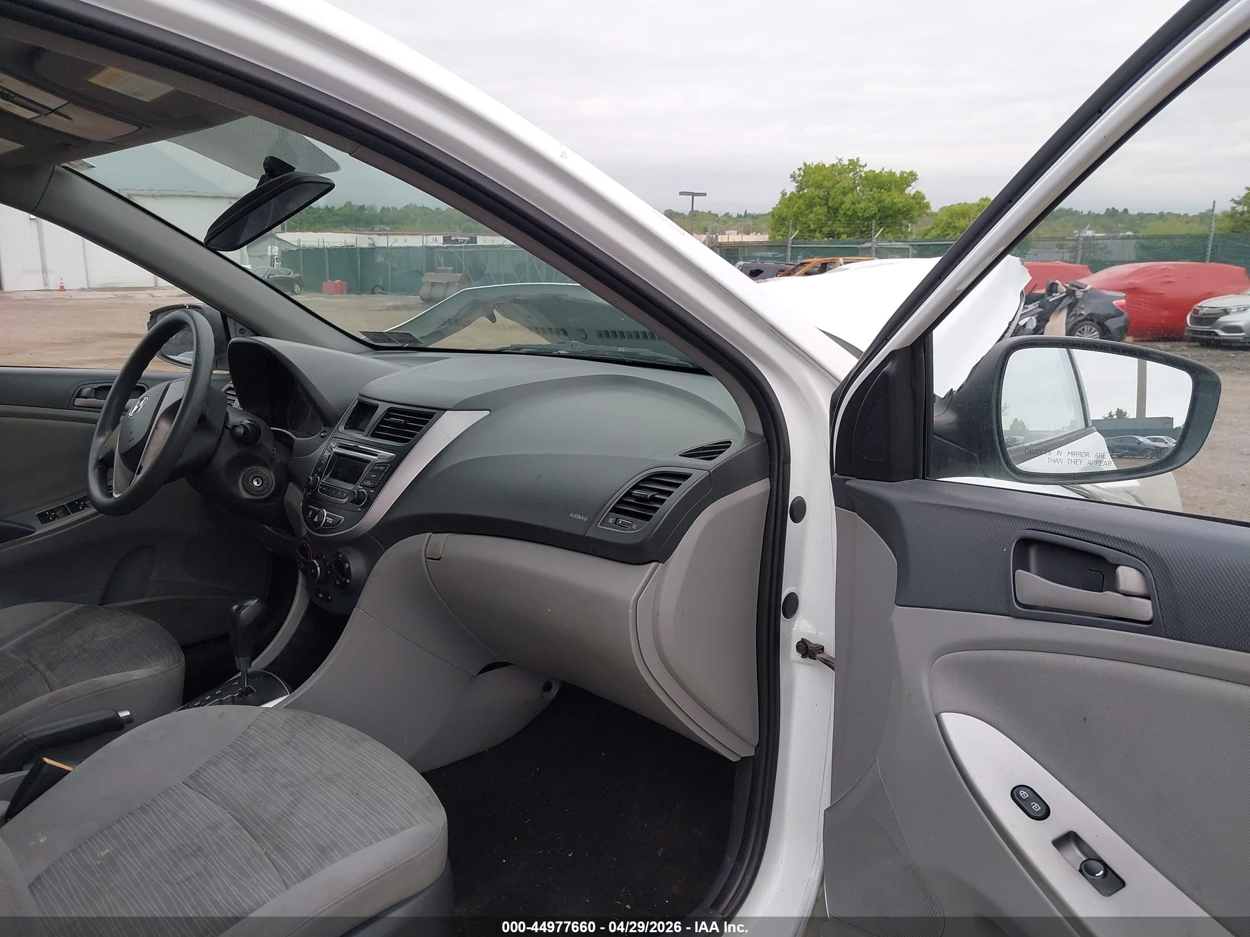 2015 Hyundai Accent Gls White vin: KMHCT4AE1FU860041