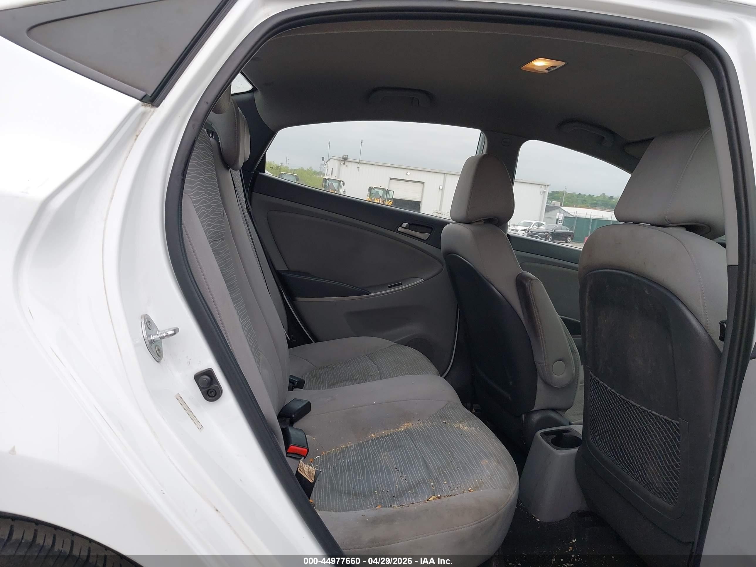 2015 Hyundai Accent Gls White vin: KMHCT4AE1FU860041