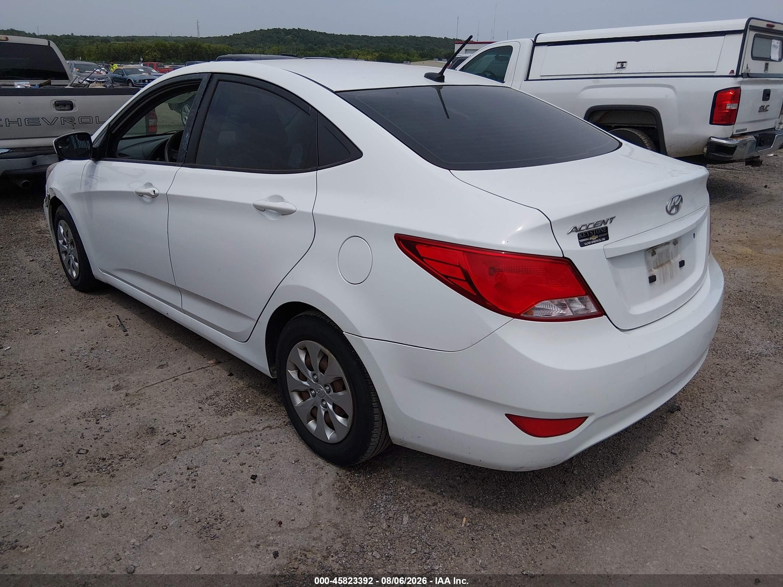 2015 Hyundai Accent Gls White vin: KMHCT4AE1FU899275