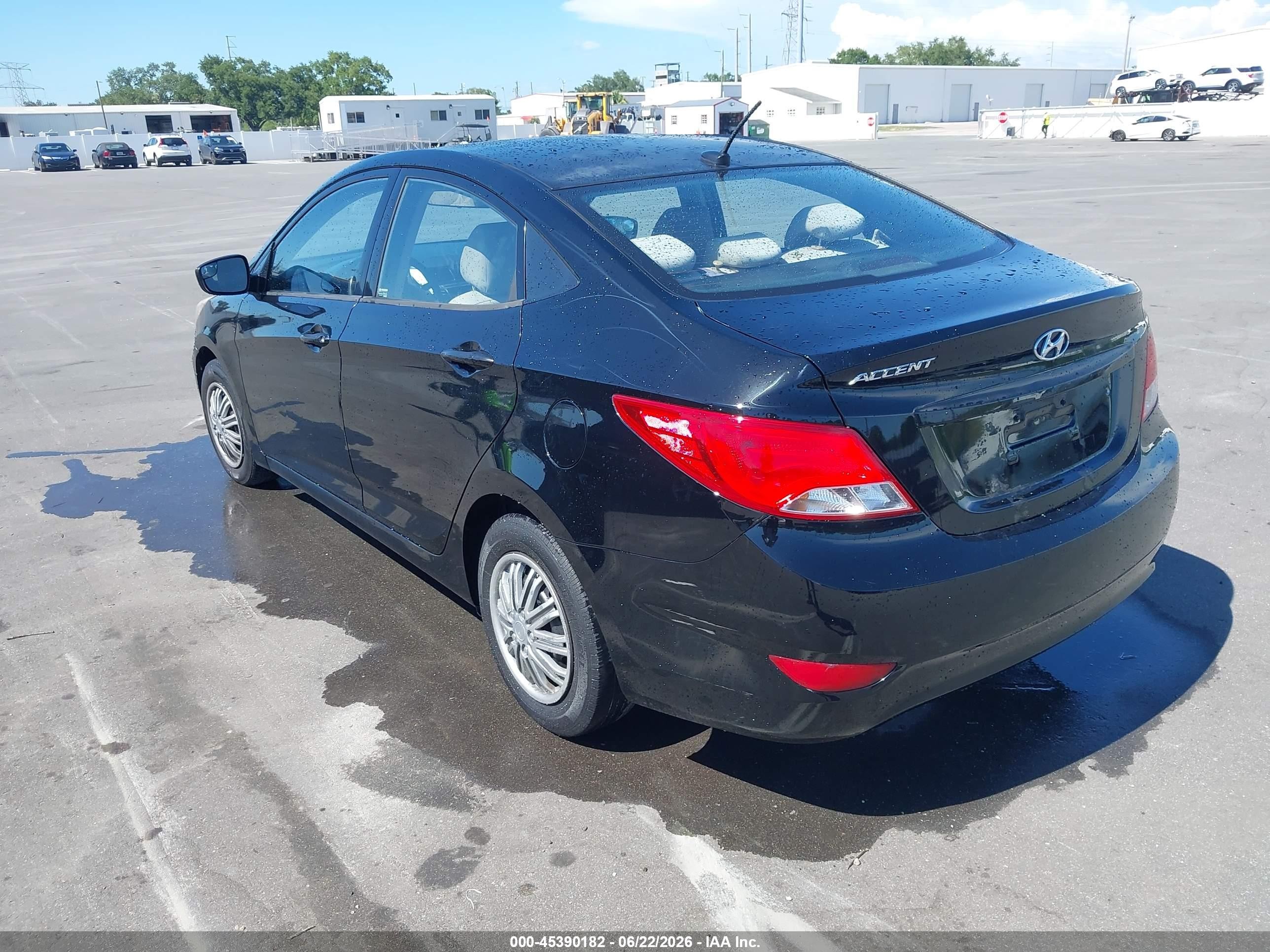 2015 Hyundai Accent Gls Черный vin: KMHCT4AE1FU906550
