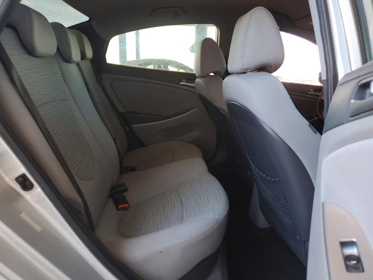 2015 Hyundai Accent Gls Silver vin: KMHCT4AE1FU921307