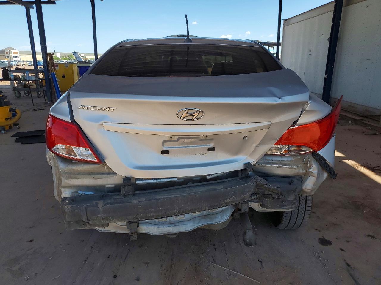 2015 Hyundai Accent Gls Silver vin: KMHCT4AE1FU921307