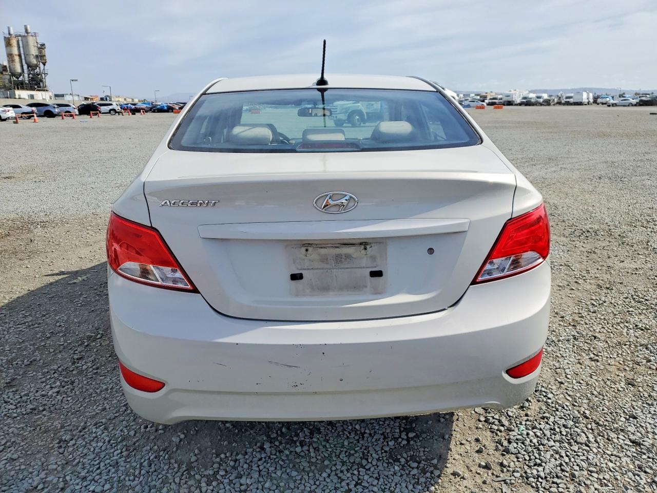 2016 Hyundai Accent Se Cream vin: KMHCT4AE1GU067470