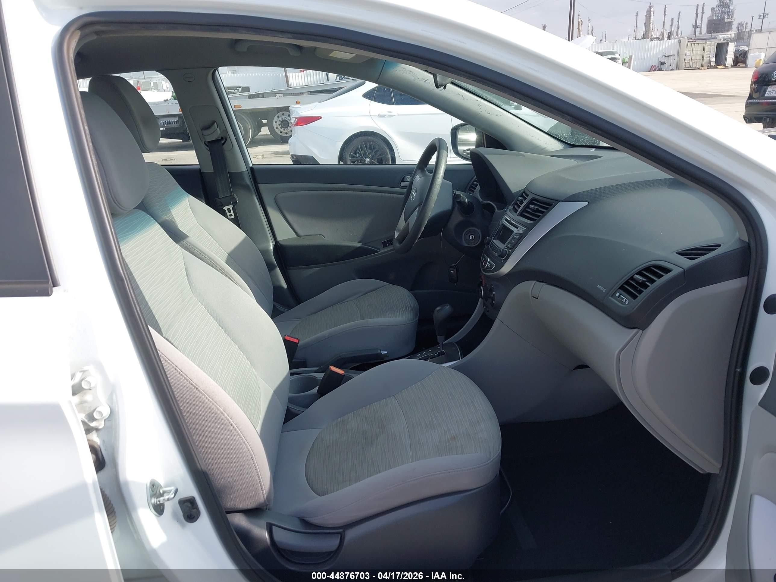 2017 Hyundai Accent Se White vin: KMHCT4AE1HU339887