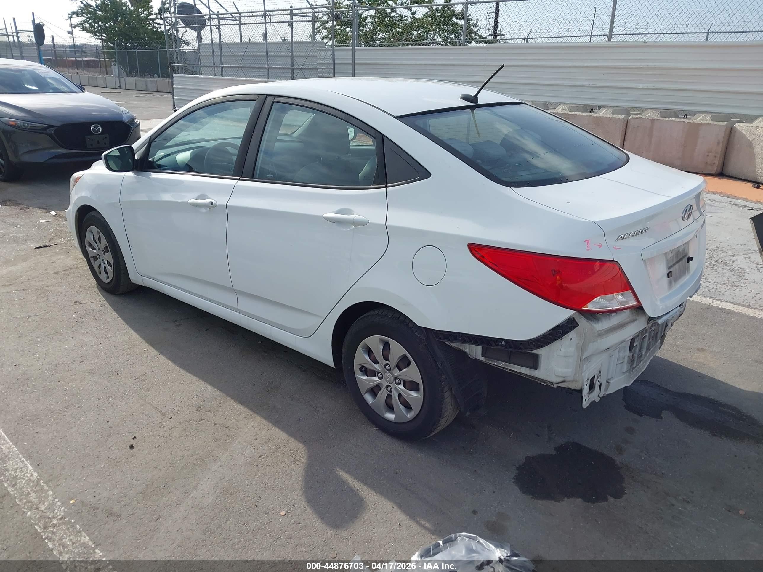 2017 Hyundai Accent Se White vin: KMHCT4AE1HU339887