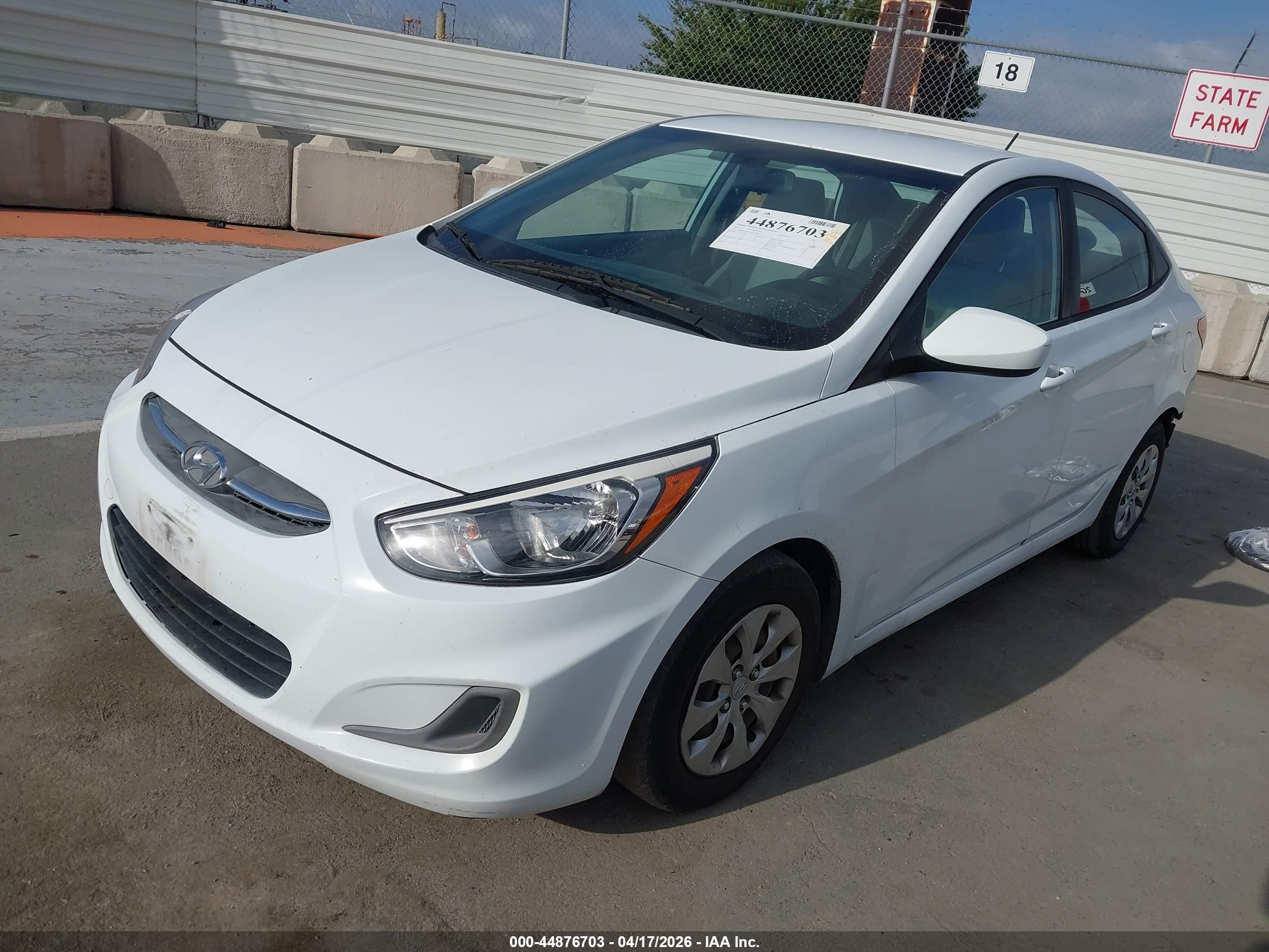 2017 Hyundai Accent Se White vin: KMHCT4AE1HU339887