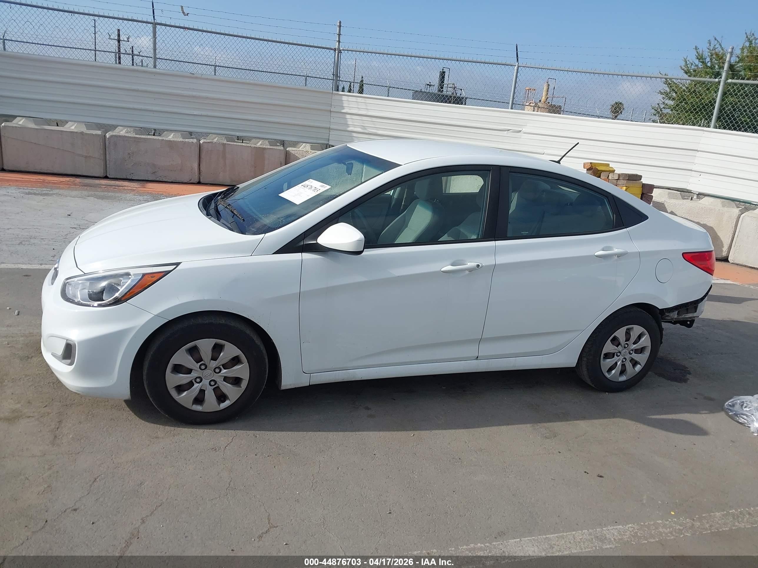 2017 Hyundai Accent Se White vin: KMHCT4AE1HU339887