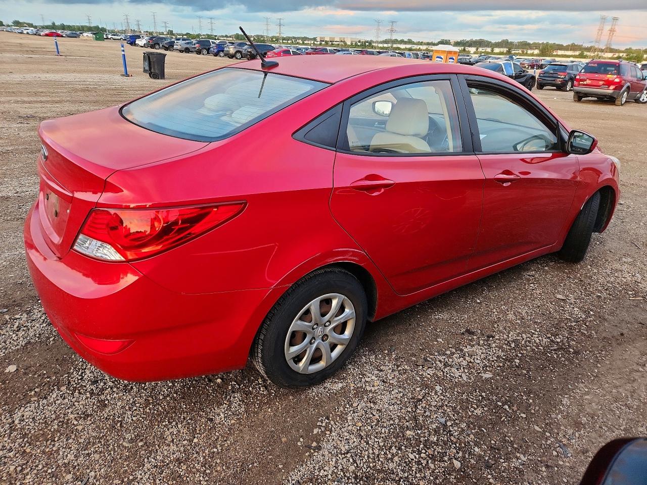 2012 Hyundai Accent Gls Красный vin: KMHCT4AE2CU254565