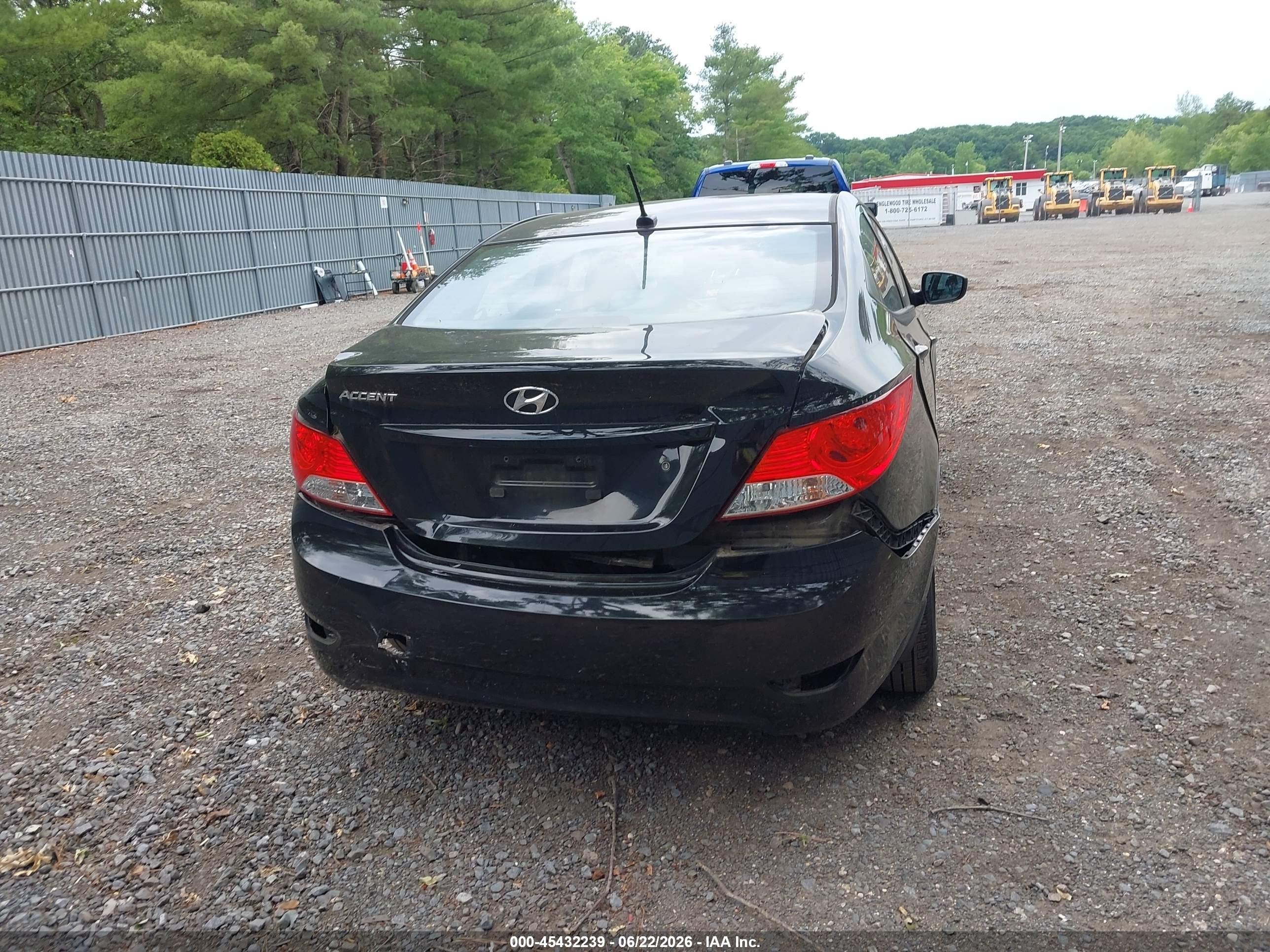 2013 Hyundai Accent Gls Black vin: KMHCT4AE2DU352593