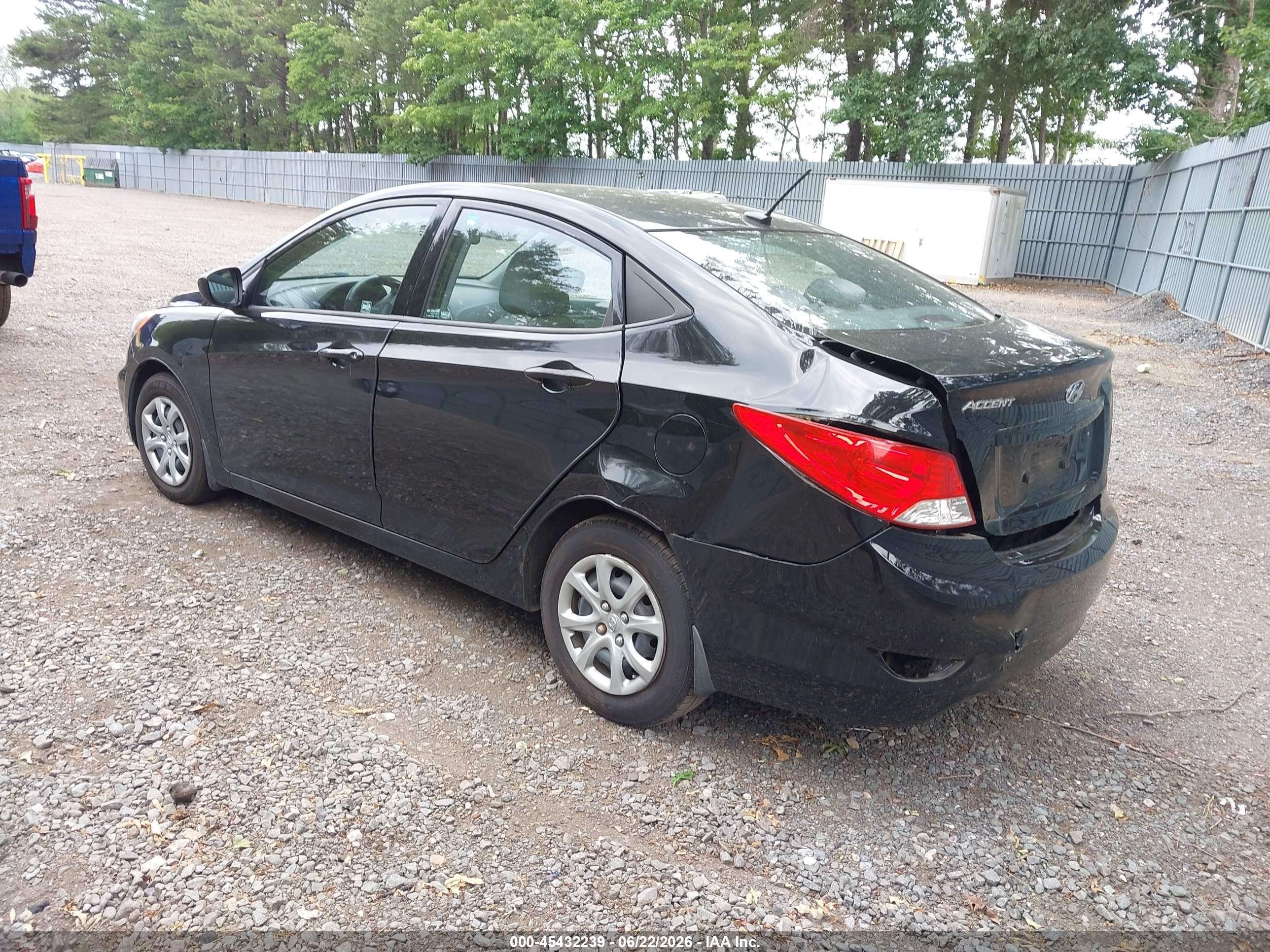 2013 Hyundai Accent Gls Black vin: KMHCT4AE2DU352593