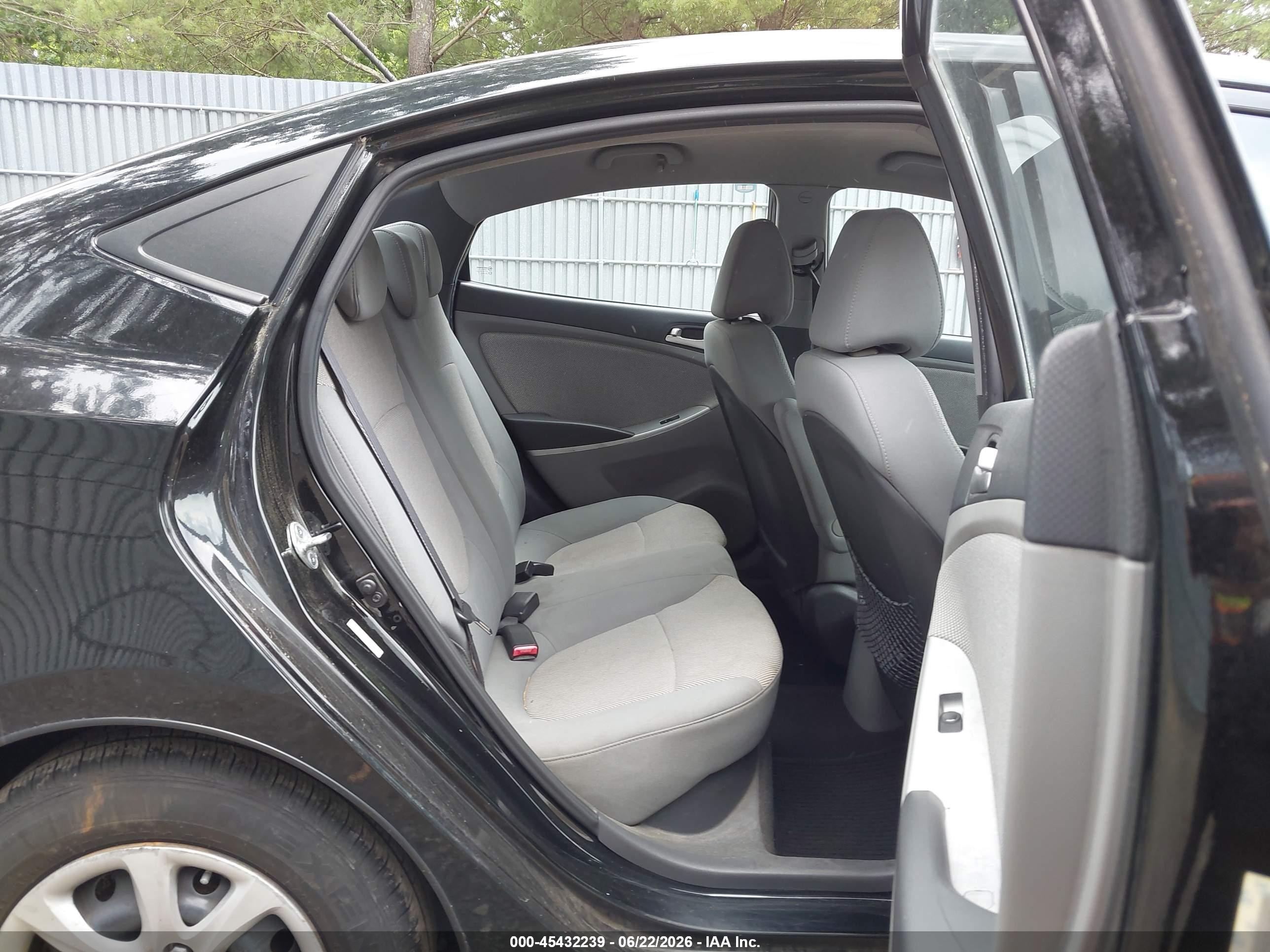 2013 Hyundai Accent Gls Black vin: KMHCT4AE2DU352593