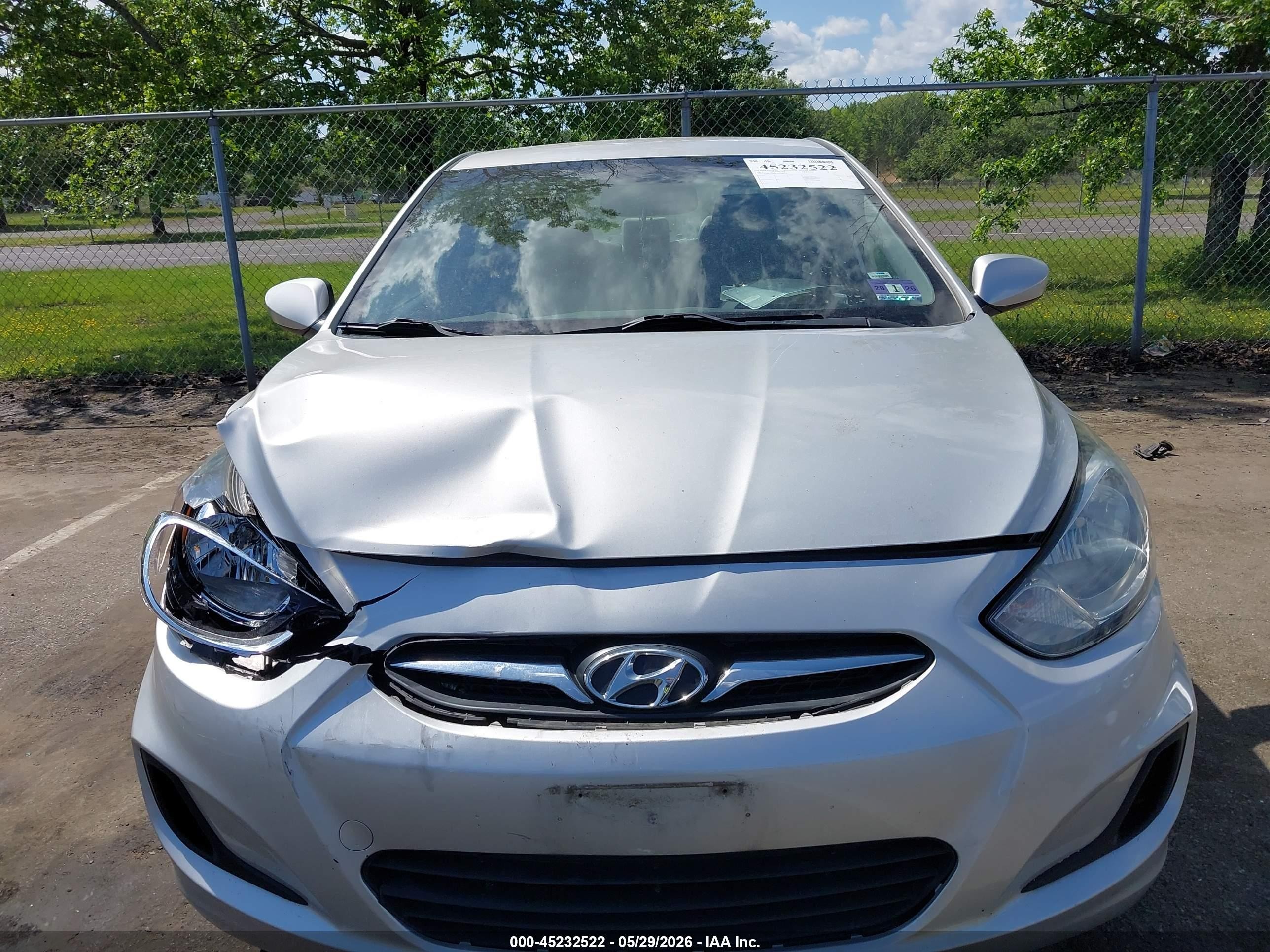 2013 Hyundai Accent Gls Silver vin: KMHCT4AE2DU400139