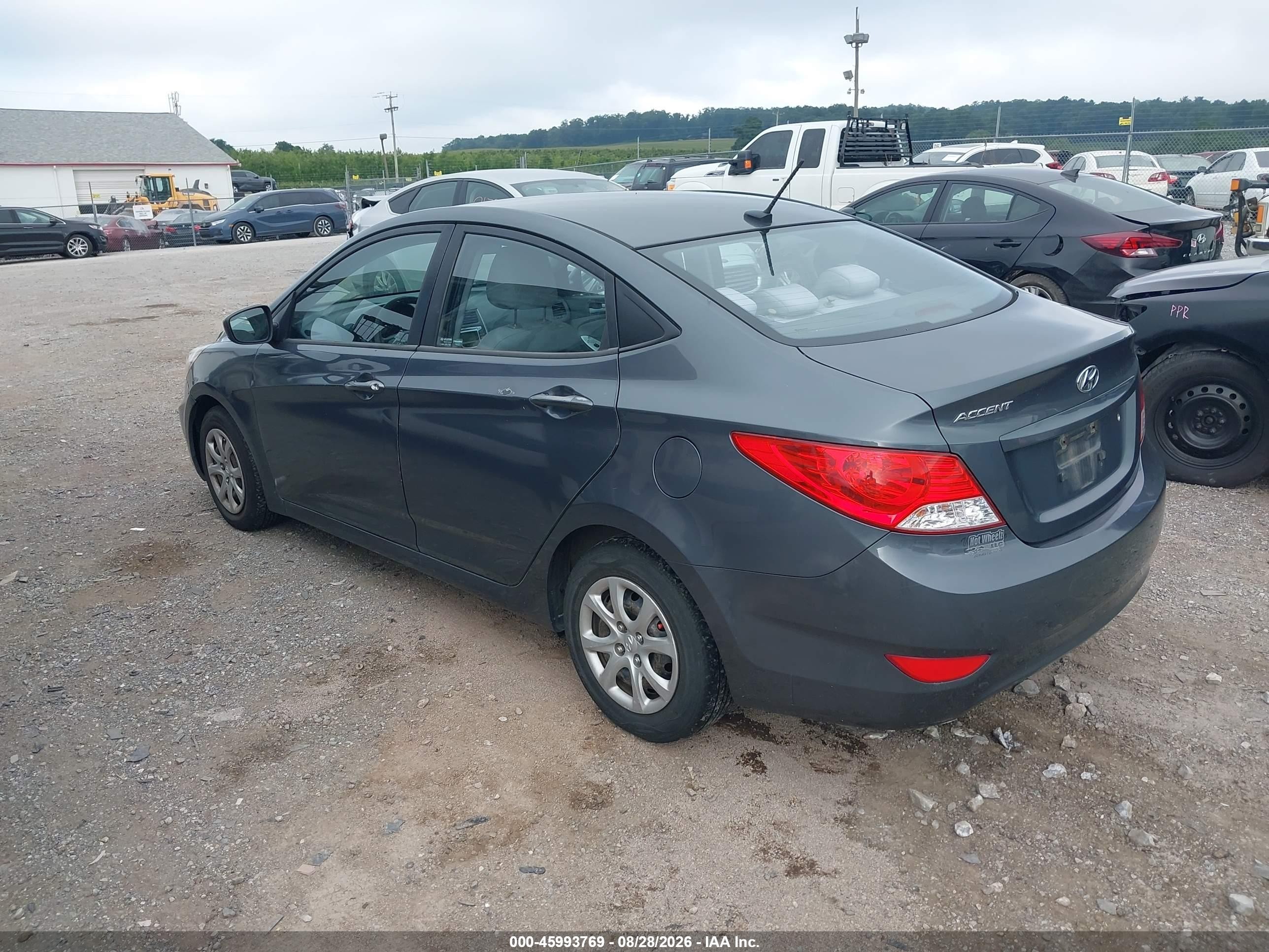 2013 Hyundai Accent Gls Черный vin: KMHCT4AE2DU409312