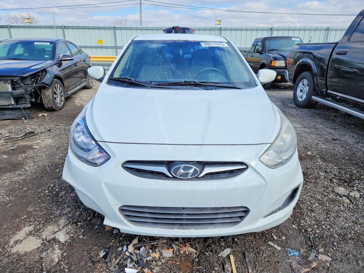 2013 Hyundai Accent Gls White vin: KMHCT4AE2DU411464