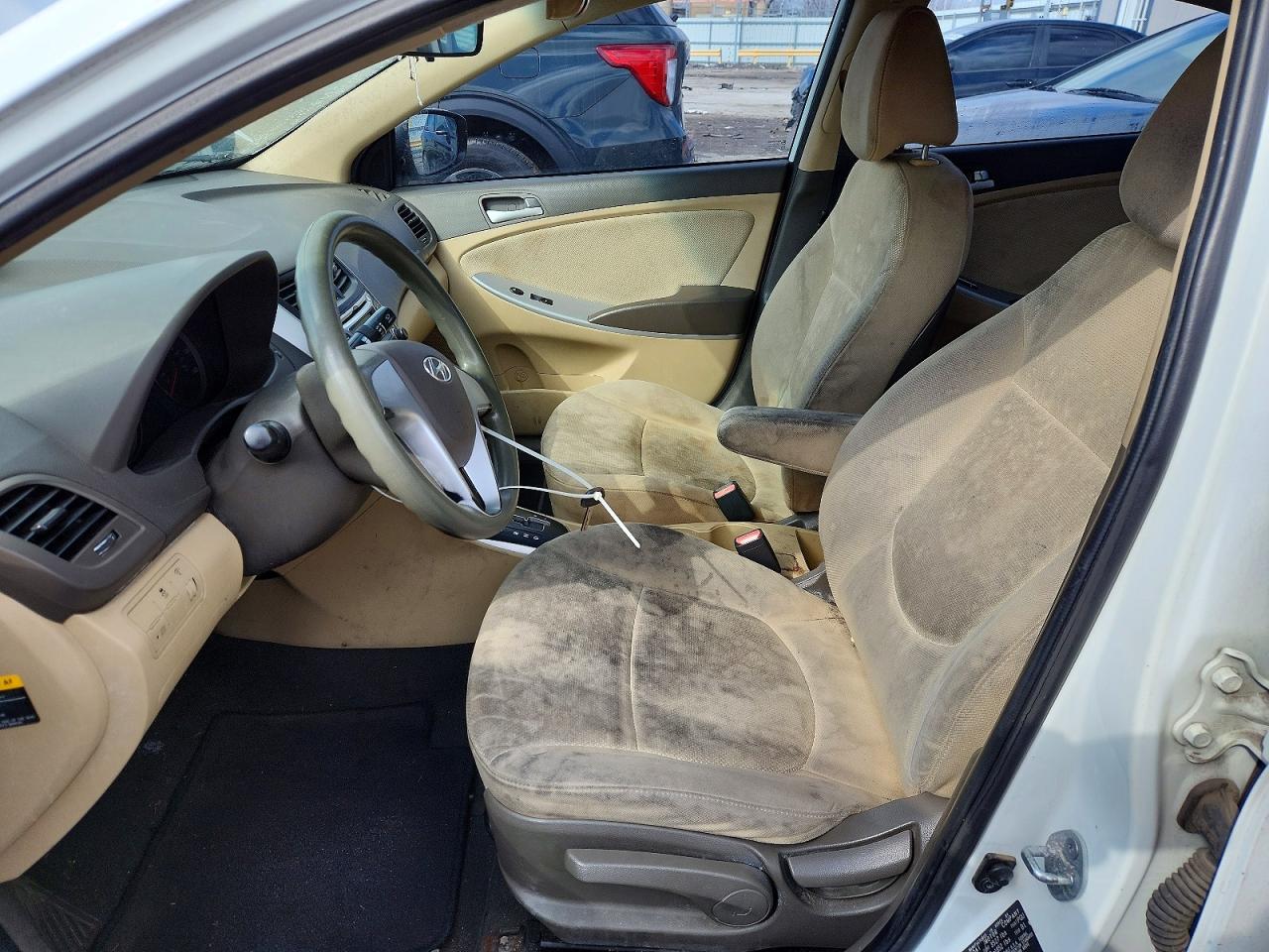2013 Hyundai Accent Gls White vin: KMHCT4AE2DU411464