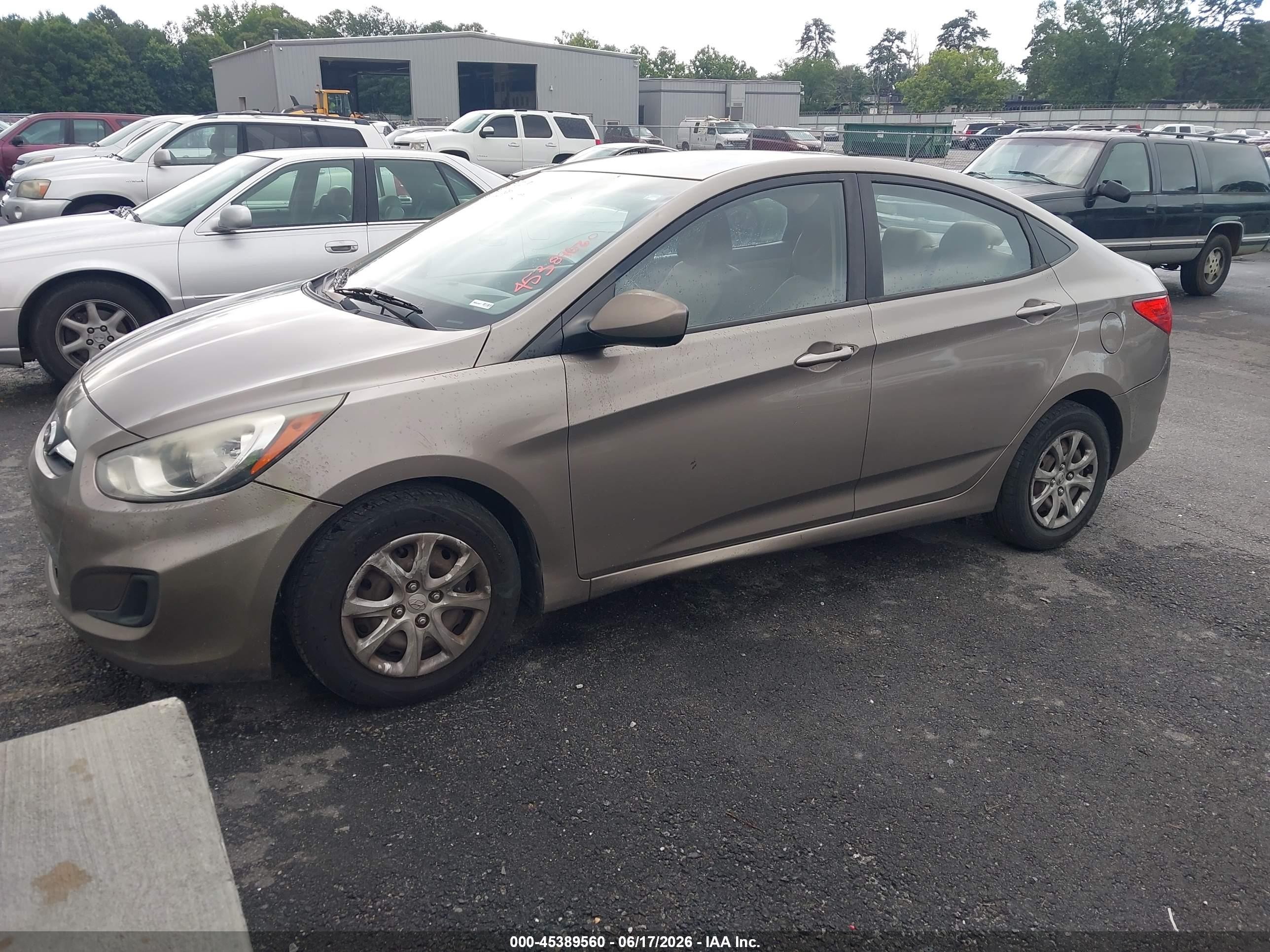 2013 Hyundai Accent Gls Dark Brown vin: KMHCT4AE2DU477867