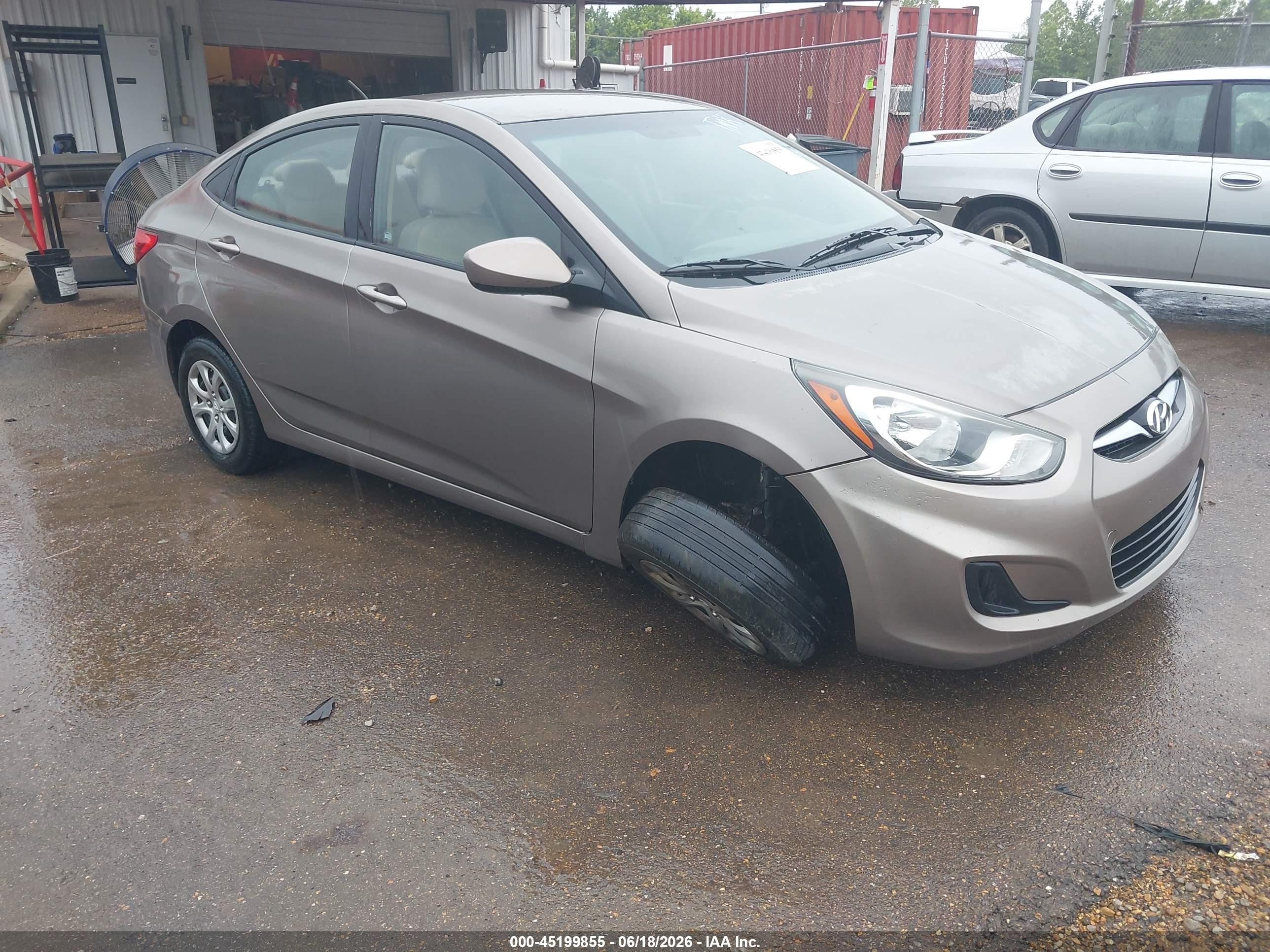 2013 Hyundai Accent Gls Brown vin: KMHCT4AE2DU521057