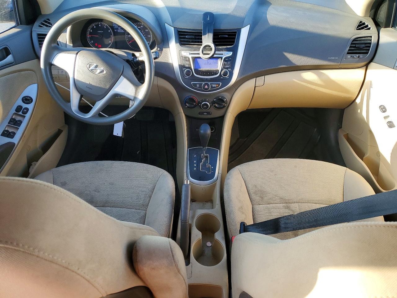 2013 Hyundai Accent Gls Beige vin: KMHCT4AE2DU542099
