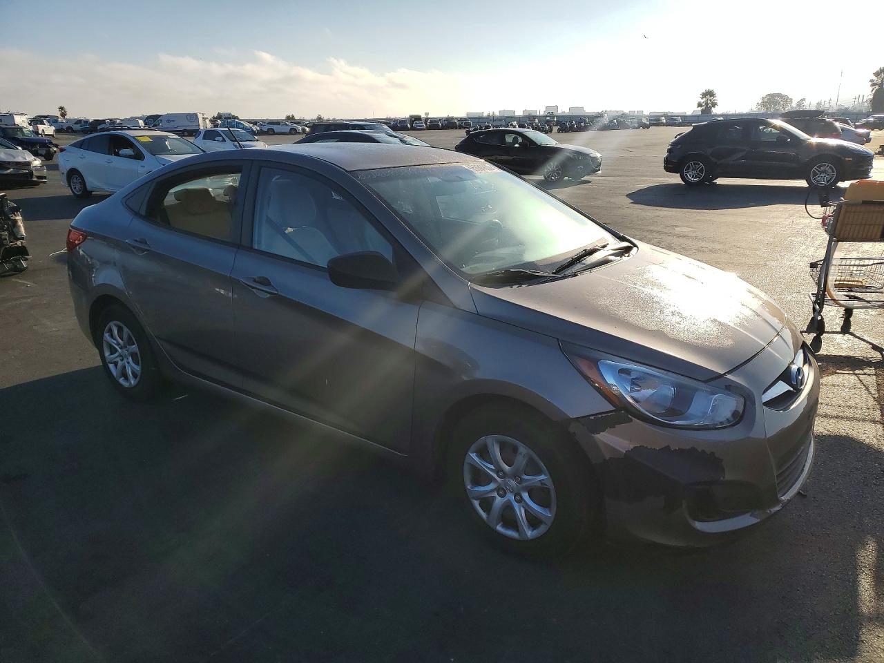 2013 Hyundai Accent Gls Beige vin: KMHCT4AE2DU542099