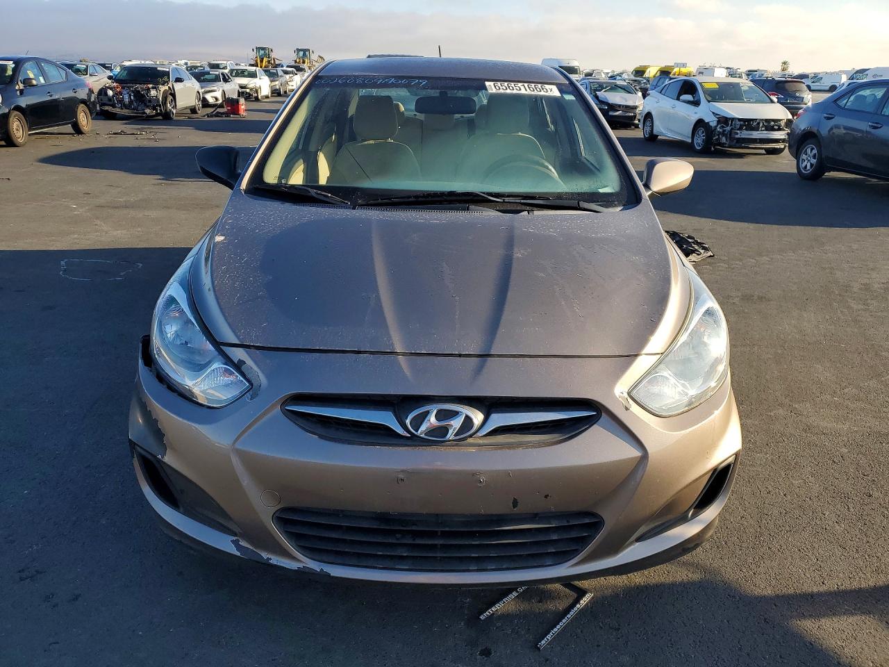 2013 Hyundai Accent Gls Beige vin: KMHCT4AE2DU542099