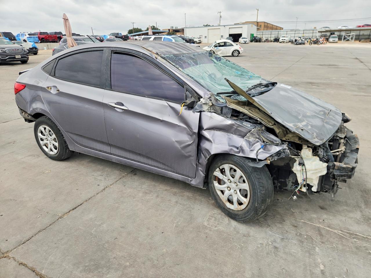 2013 Hyundai Accent Gls Gray vin: KMHCT4AE2DU555015