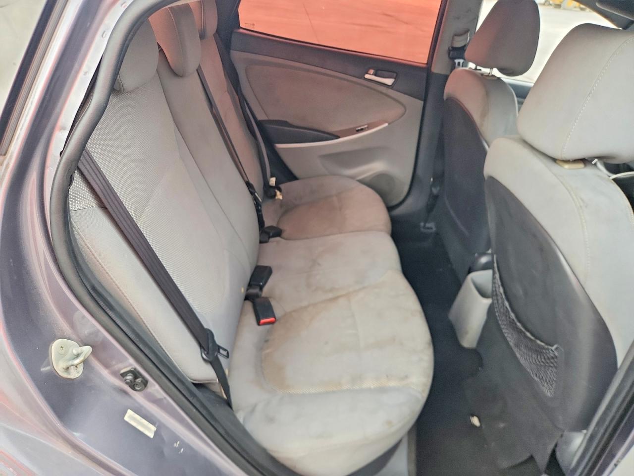 2013 Hyundai Accent Gls Gray vin: KMHCT4AE2DU555015
