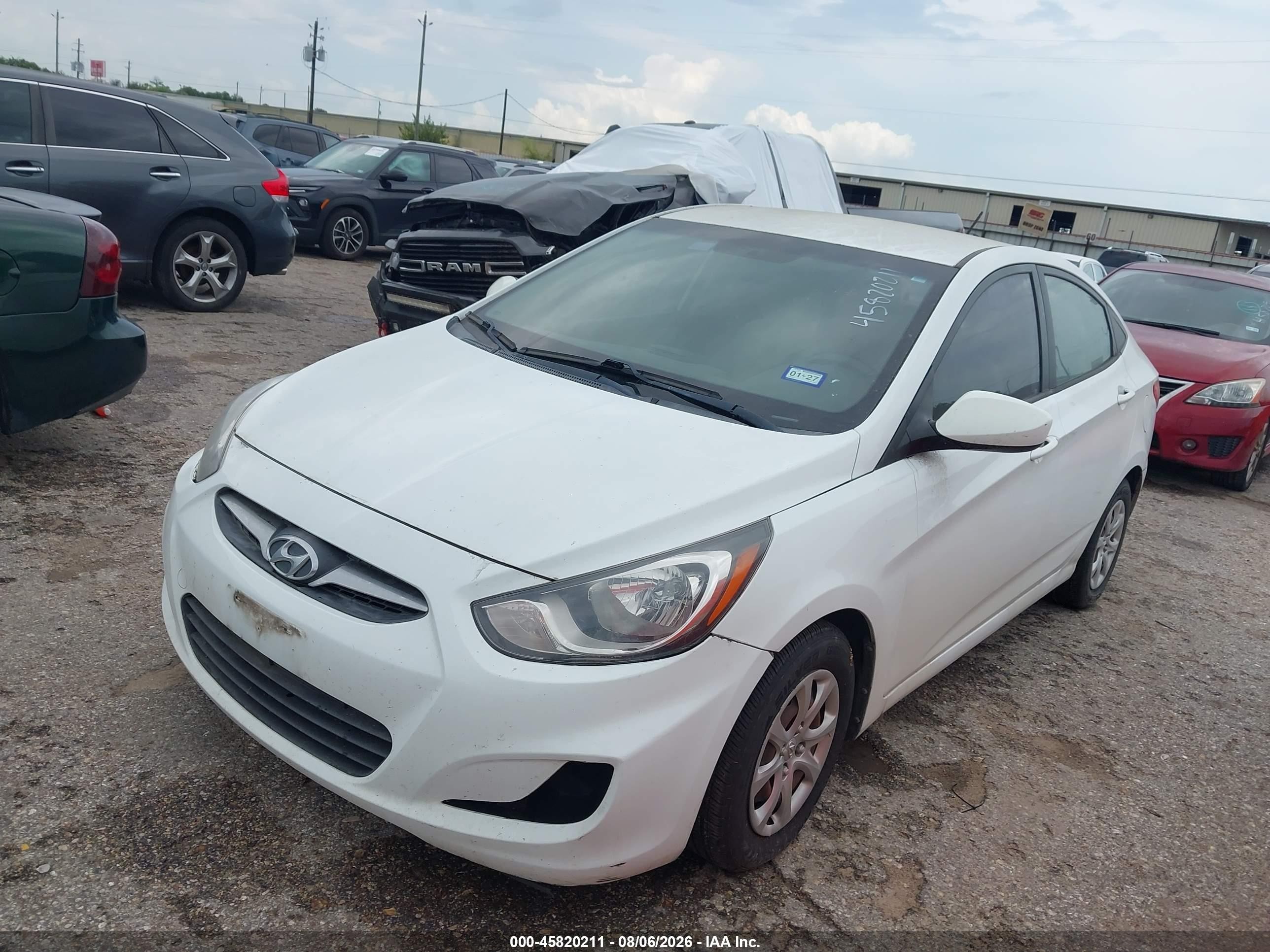 2014 Hyundai Accent Gls Белый vin: KMHCT4AE2EU601928
