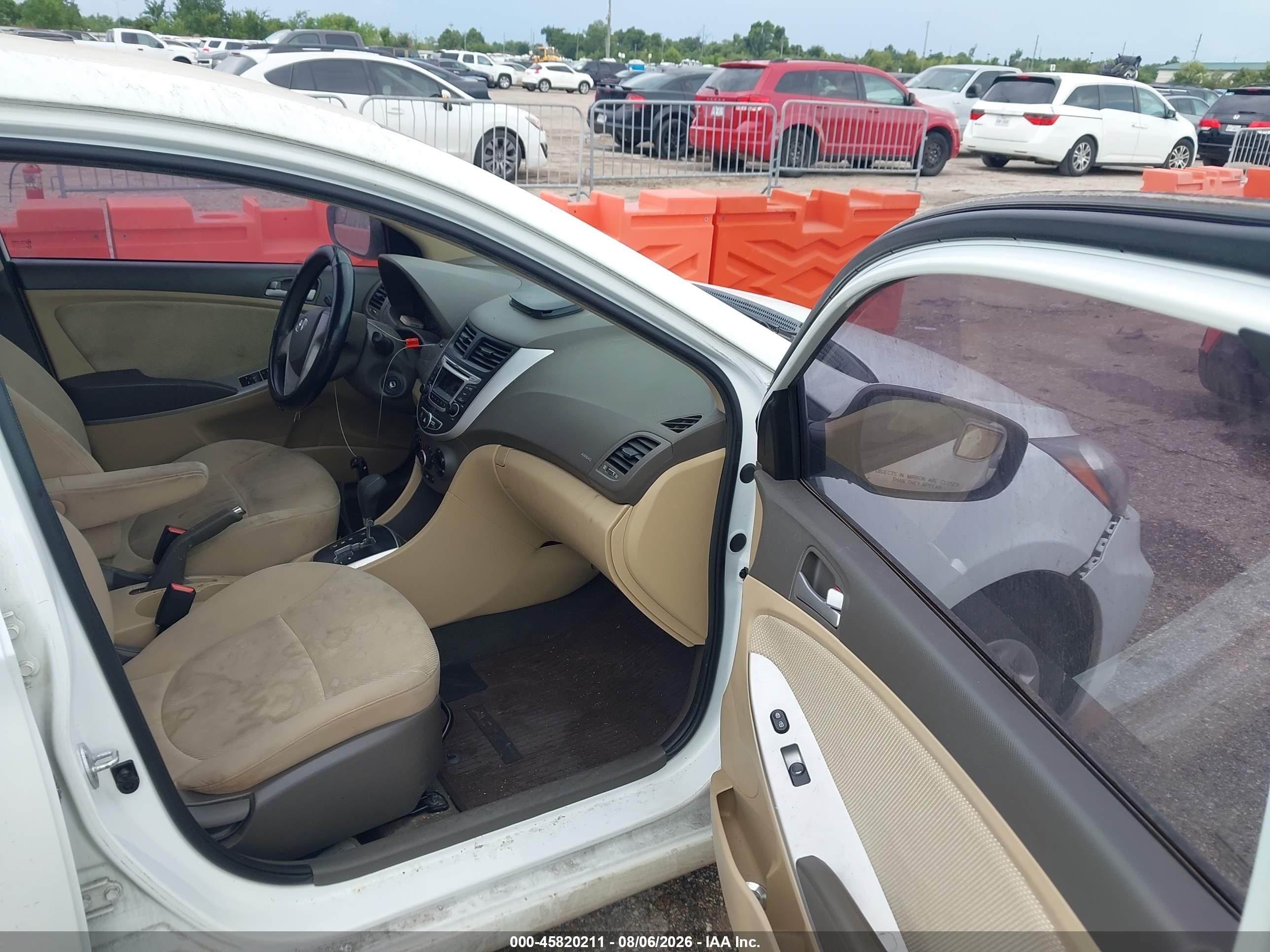 2014 Hyundai Accent Gls Белый vin: KMHCT4AE2EU601928