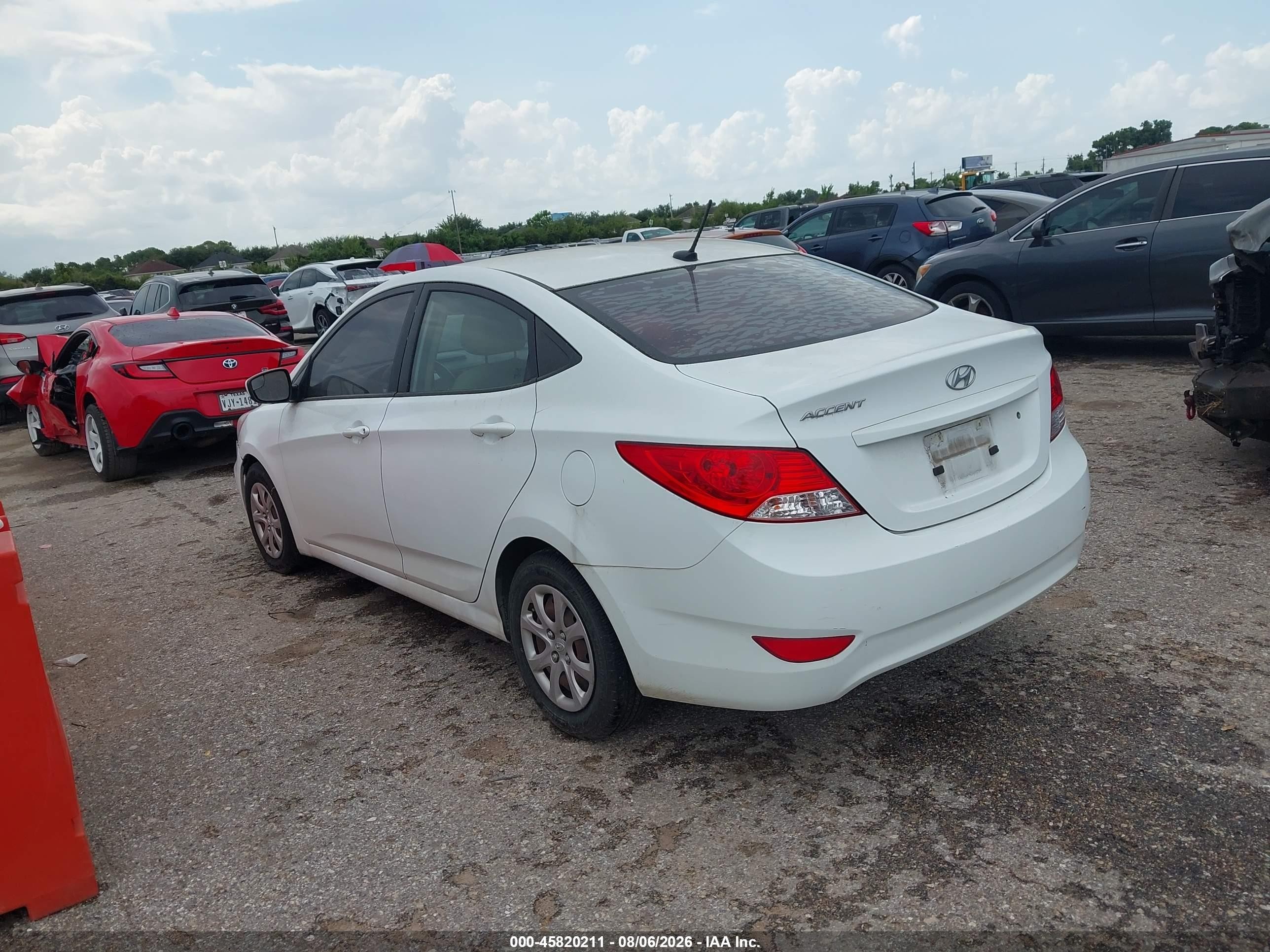 2014 Hyundai Accent Gls Белый vin: KMHCT4AE2EU601928
