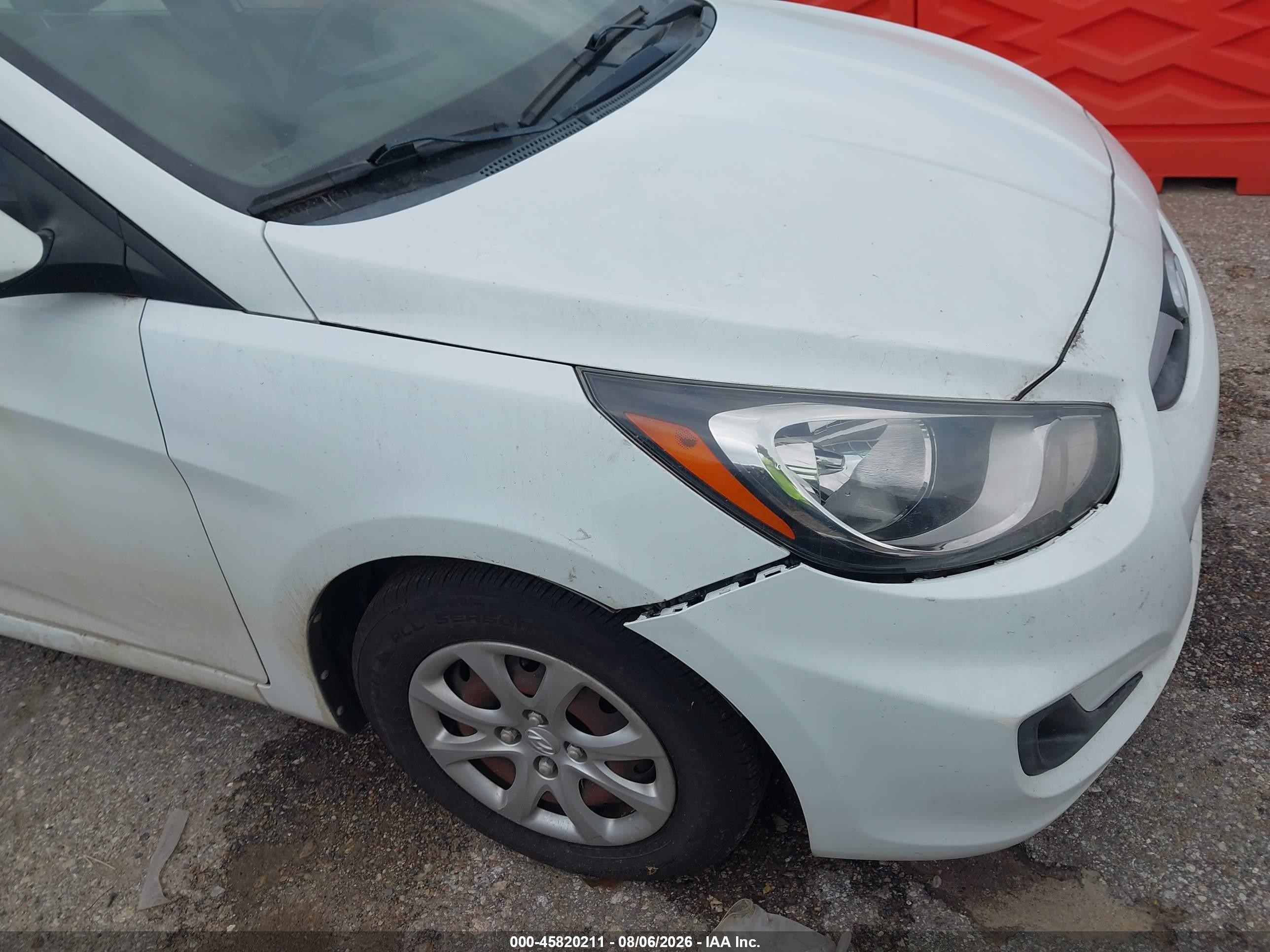 2014 Hyundai Accent Gls Белый vin: KMHCT4AE2EU601928