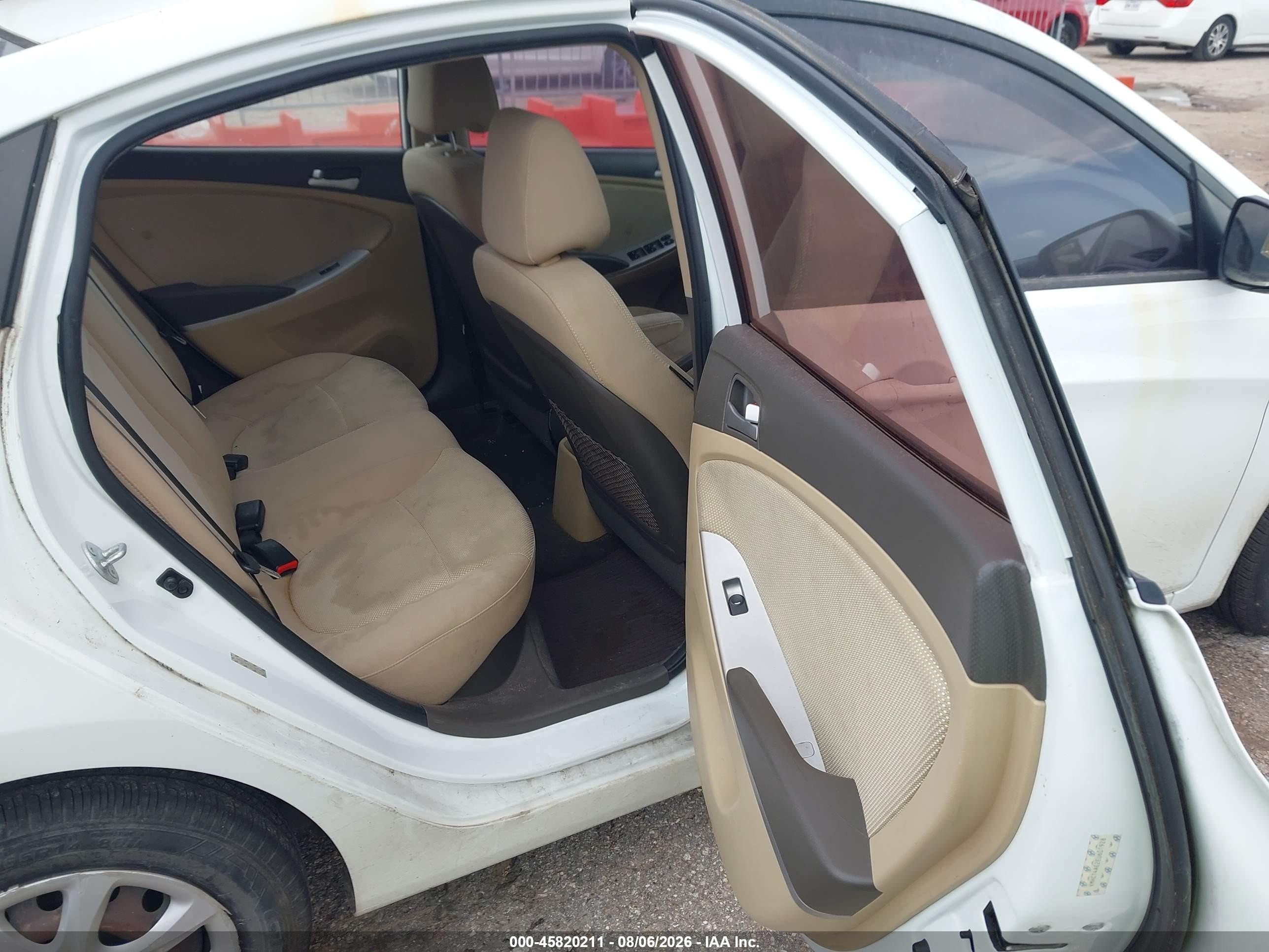 2014 Hyundai Accent Gls Белый vin: KMHCT4AE2EU601928