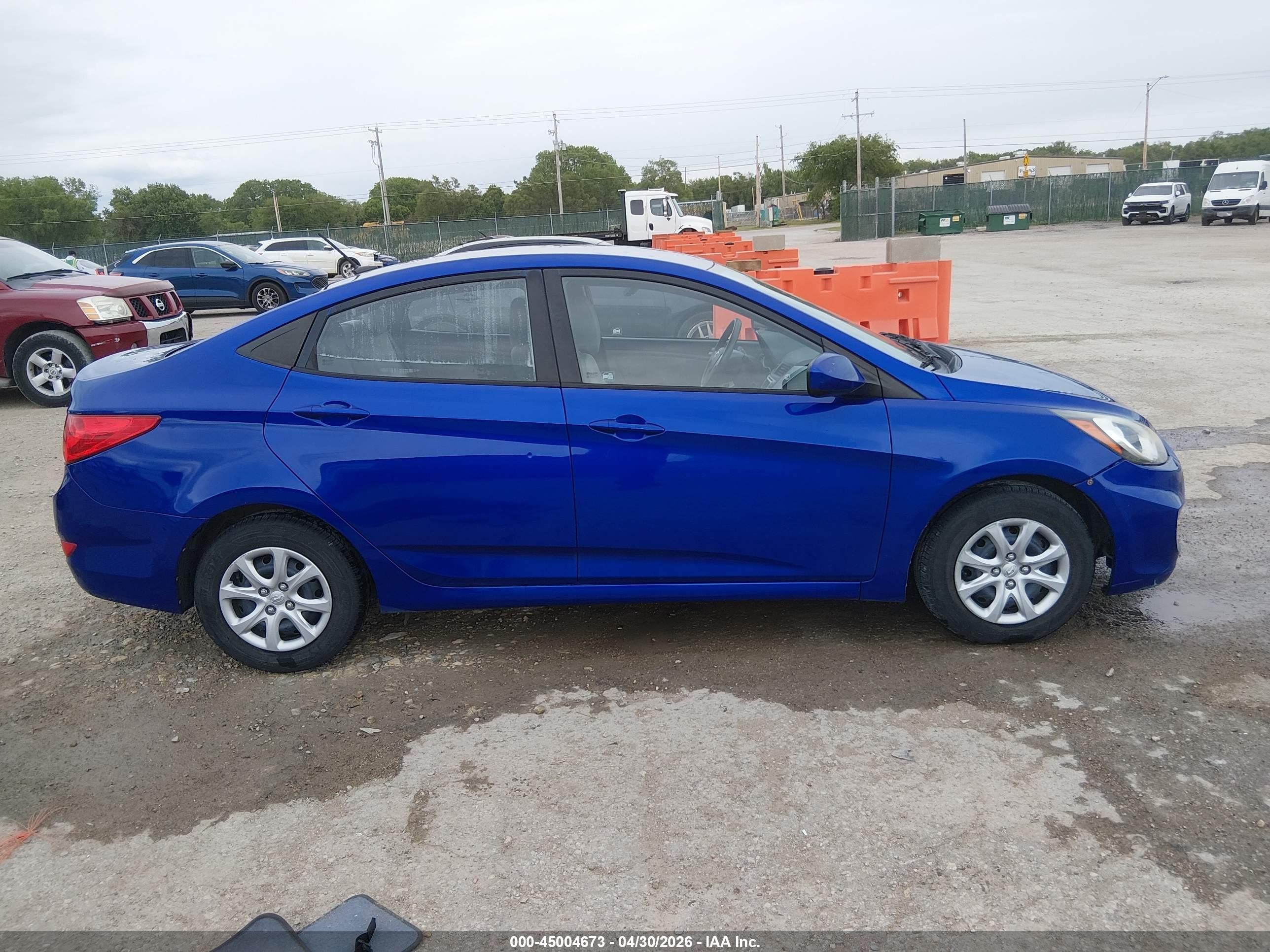 2014 Hyundai Accent Gls Blue vin: KMHCT4AE2EU665953
