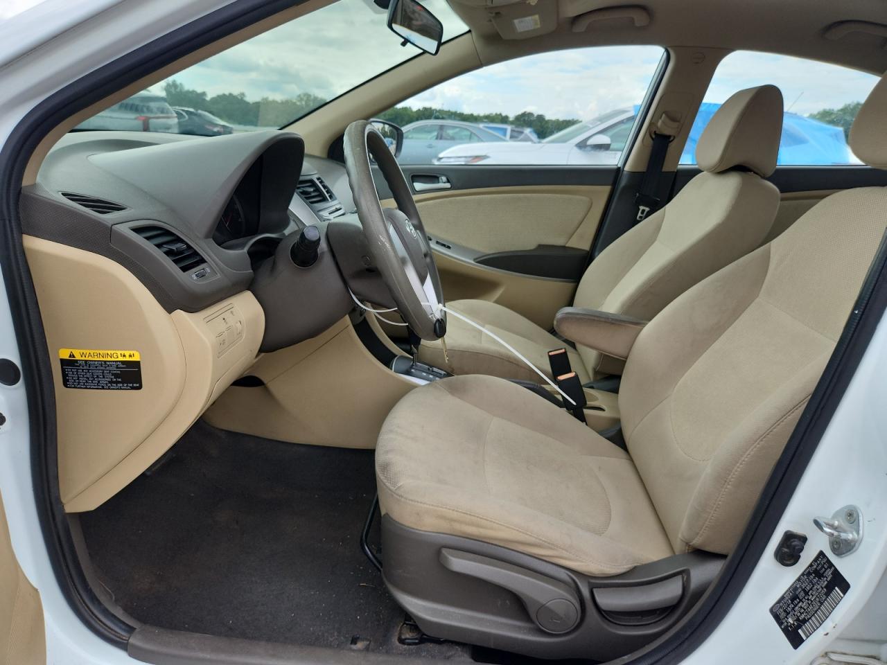 2014 Hyundai Accent Gls White vin: KMHCT4AE2EU672059