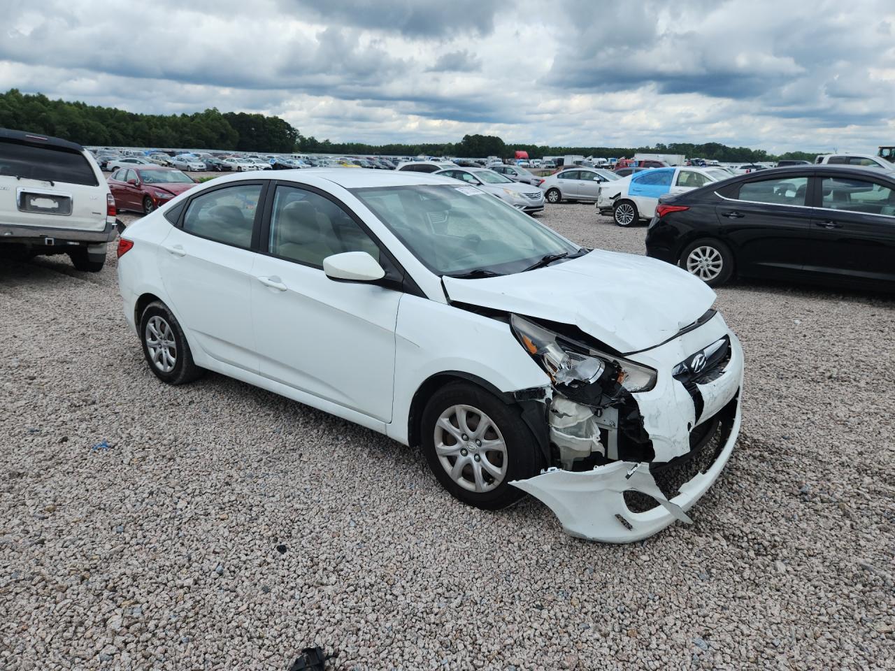 2014 Hyundai Accent Gls White vin: KMHCT4AE2EU672059
