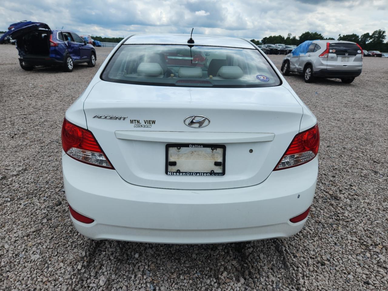 2014 Hyundai Accent Gls White vin: KMHCT4AE2EU672059