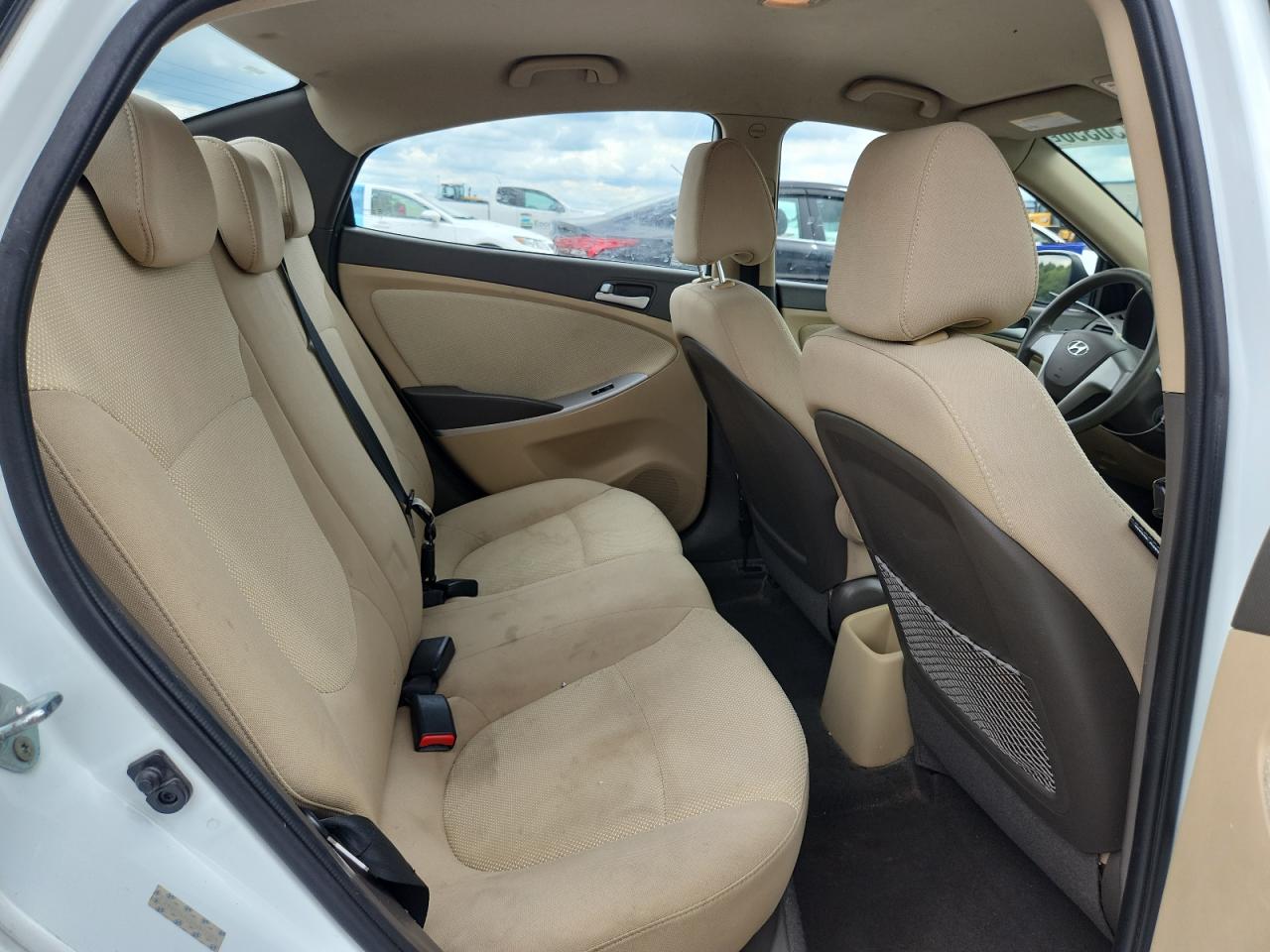 2014 Hyundai Accent Gls White vin: KMHCT4AE2EU672059