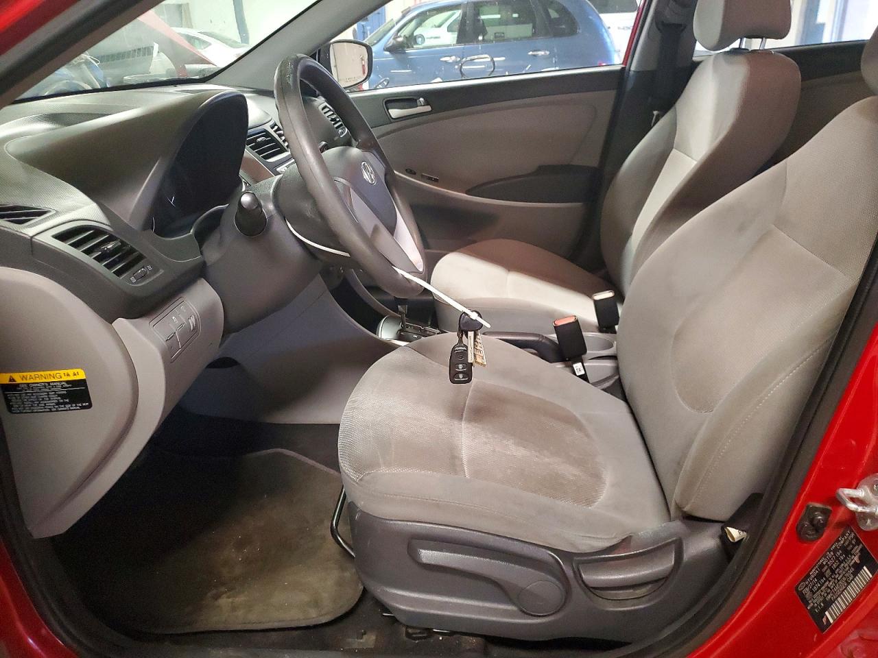 2014 Hyundai Accent Gls Red vin: KMHCT4AE2EU676046
