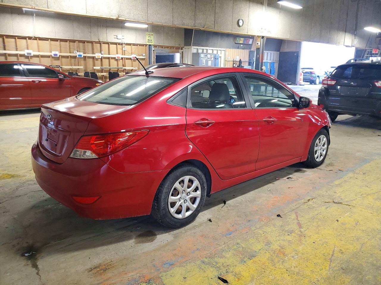 2014 Hyundai Accent Gls Red vin: KMHCT4AE2EU676046