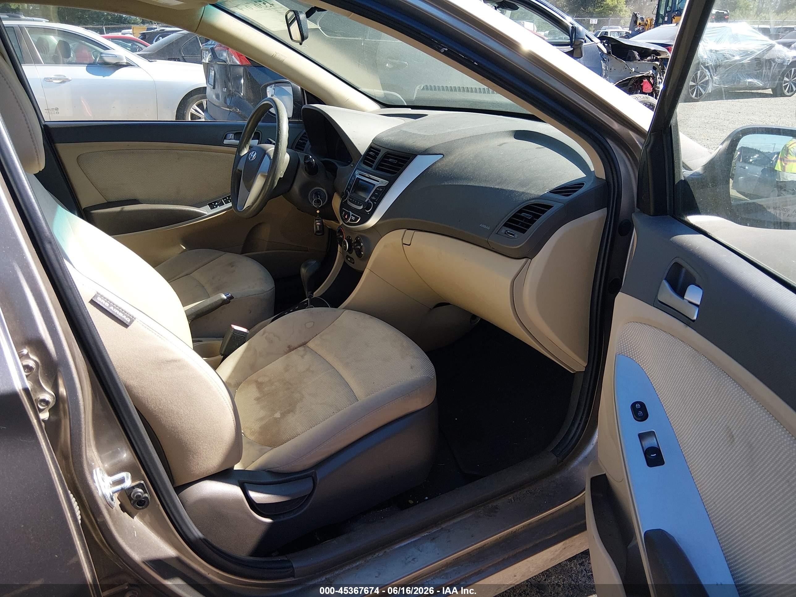 2014 Hyundai Accent Gls Brown vin: KMHCT4AE2EU700720