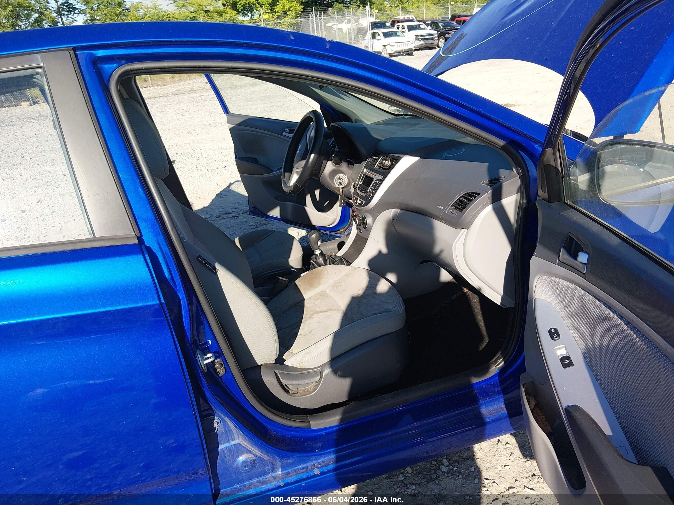 2014 Hyundai Accent Gls Blue vin: KMHCT4AE2EU756057