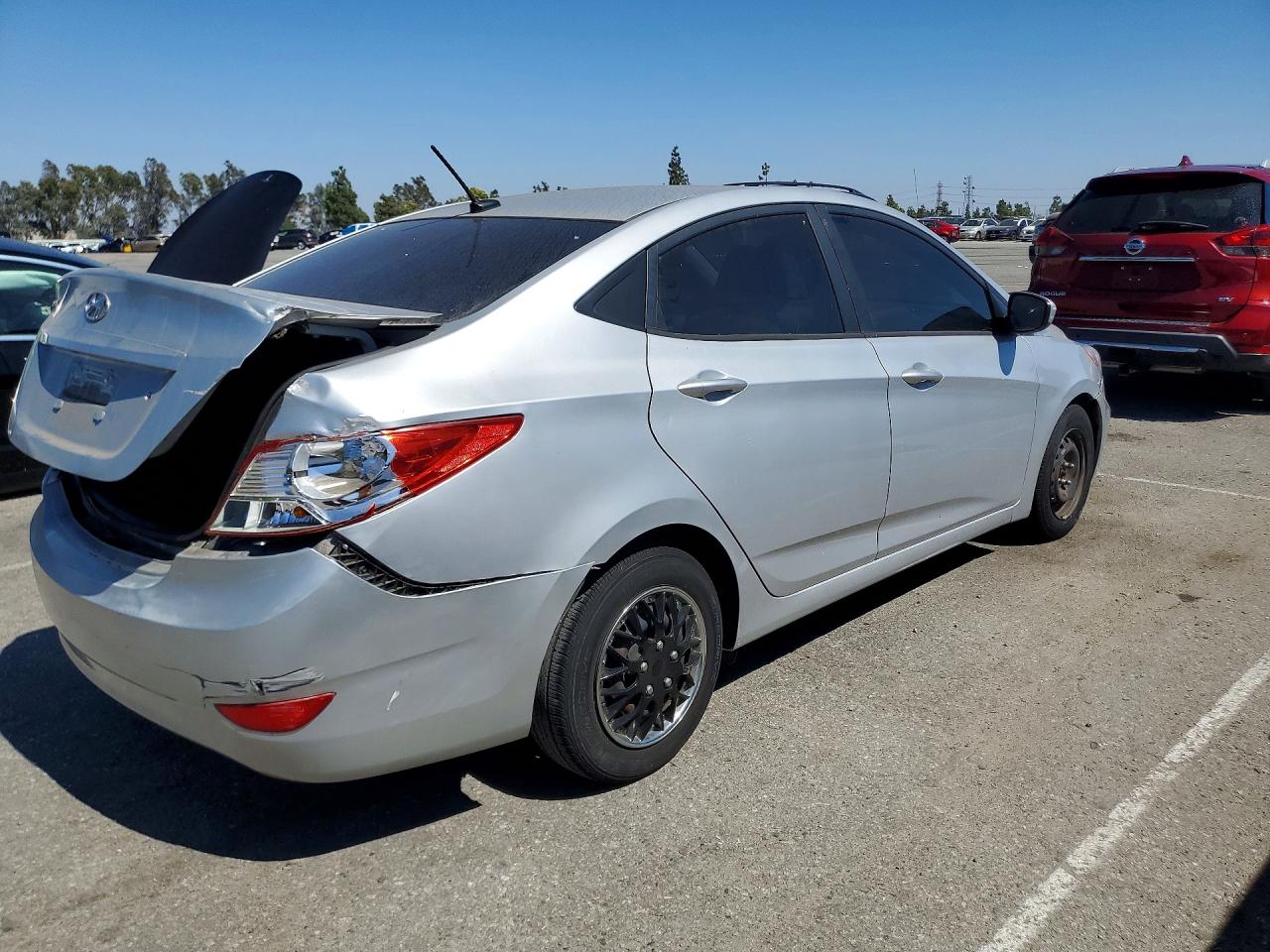 2014 Hyundai Accent Gls Silver vin: KMHCT4AE2EU758200
