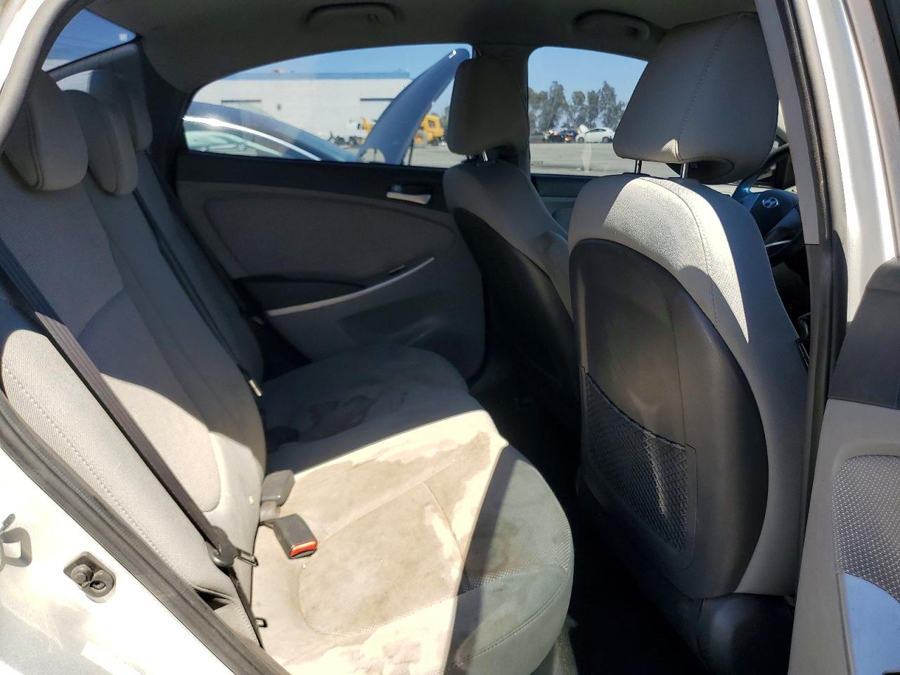 2014 Hyundai Accent Gls Silver vin: KMHCT4AE2EU758200